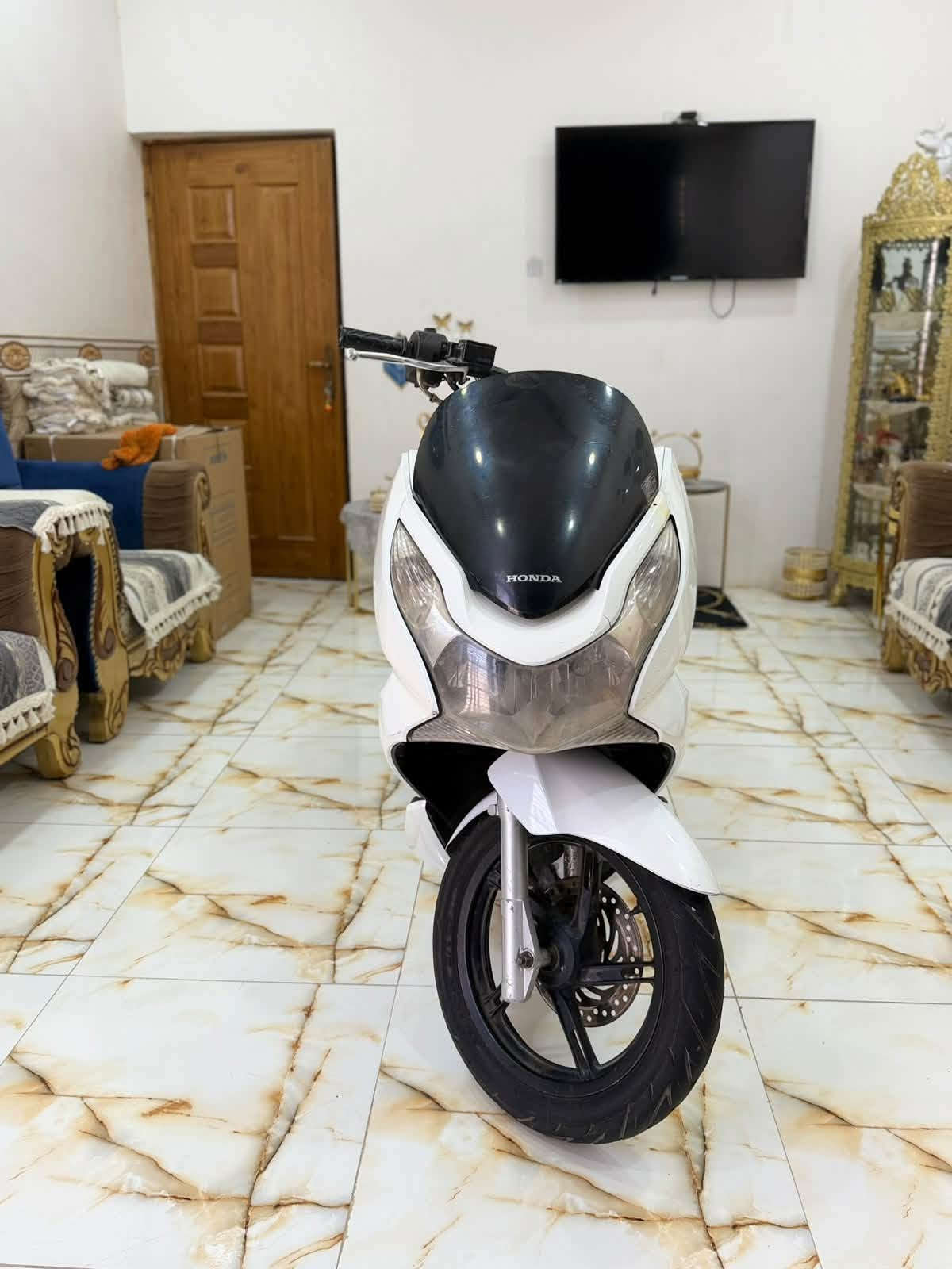 سلام عليكم دراجه بي سي اكس جيل الاول ياباني اصلي نوزل خطين ستان كهربائي حساس زدحام شلعه معدل خير من الله دراجه مال رمبه مكفوله كفاله عامه كهربائيات كلهه شغاله اي نقص مابيه دراجه جديده بلاديه ما مفتوحه السعر مليون 250 وبيه مجال المكان بغداد الدوره ابو دشير الرقم ***********
