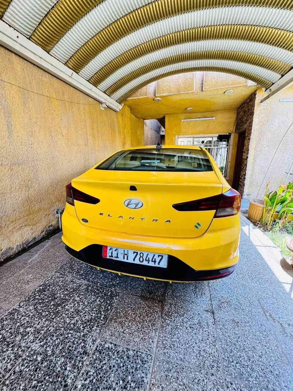 السلام عليكم النترا 2020 سياره امريكيه سياره فول فحته بصمه تحكم ستيرن رادار ماشيه 72  تخم تاير دوشمه مكينه مبدل بيه راجز  كير AT باسمي تحويل ثاني يوم مصفره هيئه السعر 130 وبيه مجال بسيط مكاني الحريه ***********
