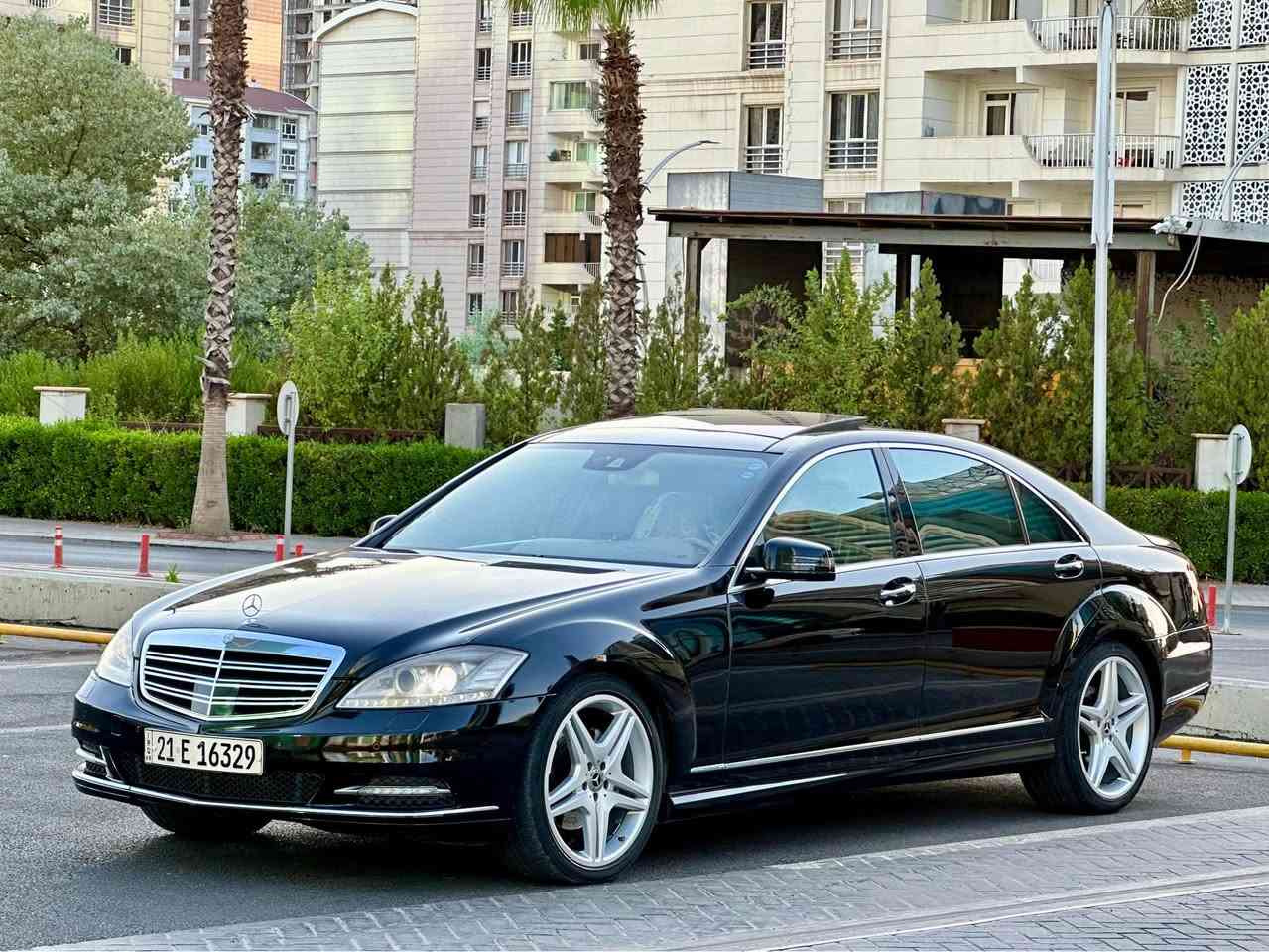 بسم الله الرحمن الرحيم
‏ MERCEDEZ BENZ S3502010
ميرسيدس S350 مؤديل 2010فول مواصفات ١/١
سيارة مواصفات خليجي باب طويل و پانوراما
-------------------------------------------
مكان🌆:أربيل                        سعر💵: 175$مجال بصيط
هاتف📲:*********** واتساب:-*********** 
-------------------------------------------
محريك V6 350 محريك مرغوب
گير و محريك بشرط بدون صوت و صرف و خلل بشرط فحص
-------------------------------------------
سيارة مكفولة كفالة عامة من كير محرك اكسل 
بيها 3قطحة صبوغ بدون دواخيل بدون ارباك. 
-------------------------------------------
مواصفات
{{ بصمة - پانوراما - باب طويل - رادار - خمس پردة - صندوق شفت - باب صحب - ماوص وتليفون - كشنات جلد - كشنات تتفيئة و تبريد - كشن و ستيرن خزن - كشنات خلفي كهربا - تبريد مركزي - سيدي بوكس - مراي شفت - بريك بصمة - كاميرا - حصاص امامي و خلفي - زينون و ليد - فورميكا - بعد }}
-------------------------------------------
اربع تاير ويل جديد حديد بدون مصروف
سيارة شرط بدون اى نواقص گير و موحريك و حدادي و كاهرباى كولة بشرط
سنوية و رقم جديد سنوي بأسمي تحويل غرامة بشرط
------------------------------------------- أربيل, العراق
