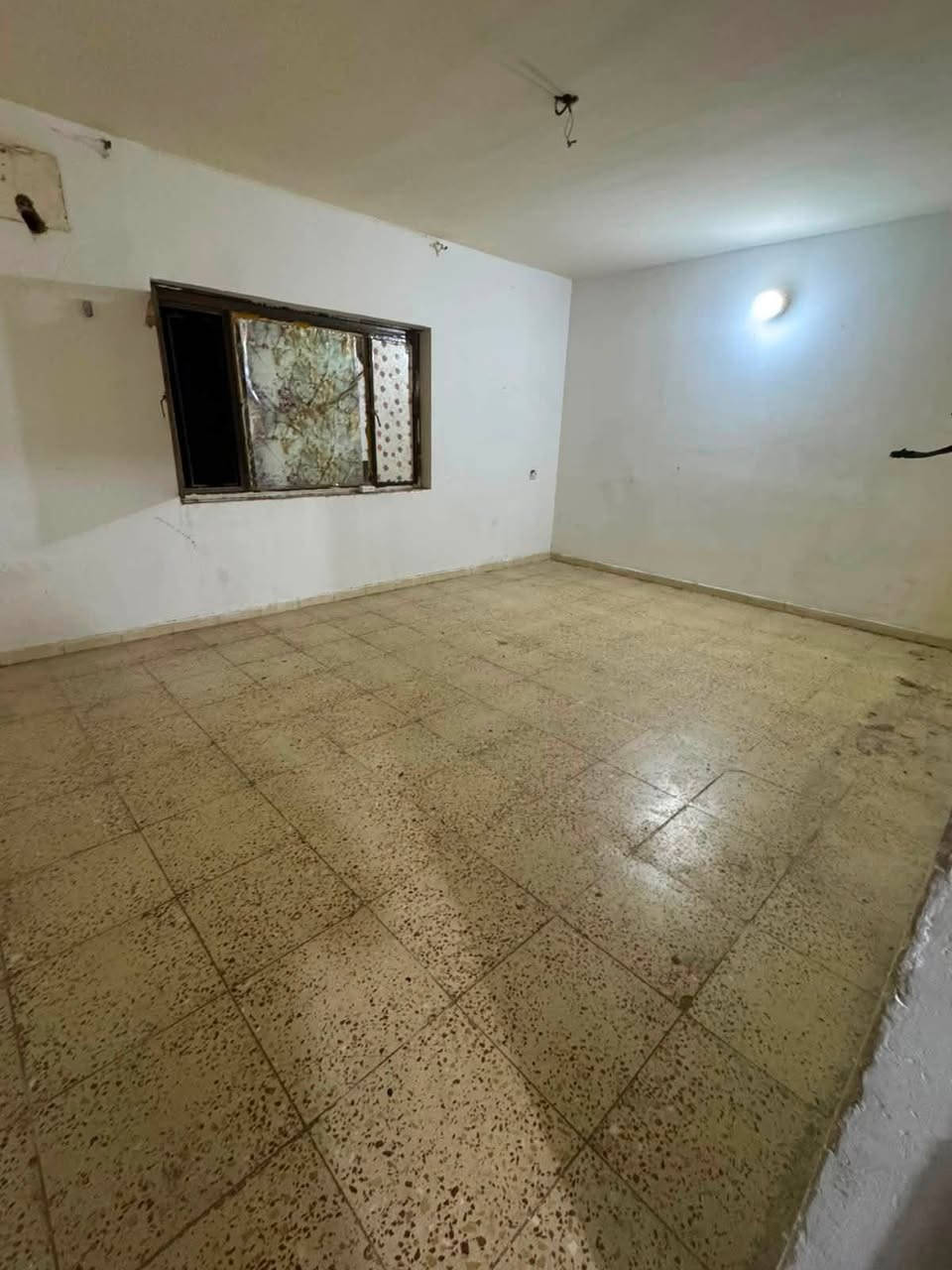 🏠 للإيجار في السيدية – مربع الضباط
مشتمل طابق أول بموقع مميز، يتكون من:
▫️ غرفتين نوم
▫️ صالة
▫️ مطبخ
▫️ خدمات صحية
▫️ مدخلين مستقلين مع عزل تام
▫️ سطحين خاصين

💰 الإيجار: 650 ألف قفل

للاستفسار والتفاصيل 📞
شركة العز العربية
***********

📍 السيدية – مربع الضباط
اختيارك الصحيح يبدأ من المكان الصحيح.
