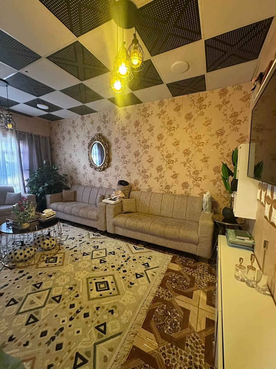 للبيع بيت طابقين بصرة محوله زهير
مساحه100متر طابو ملك عراقي اصولي
وبسعر80مليون ***********📞
