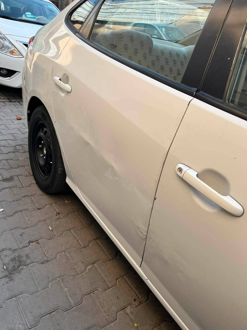سلام عليكم النتره للبيع فقط موديل 10 محركه 1600 دكشن عالي بيه تبديل بنيد فقط وضربه بل باب الوره موضحه كل أضراره بل سونر المكينه بيه خيط بخار والكير يرادله واحد جديد السياره دكشن عالي تبريد ثلج رقمه دهوك سعره 80 ورقه بيه مجال بسيط جدا العنوان النجف حي المهندسين للتواصل على رقم ***********
