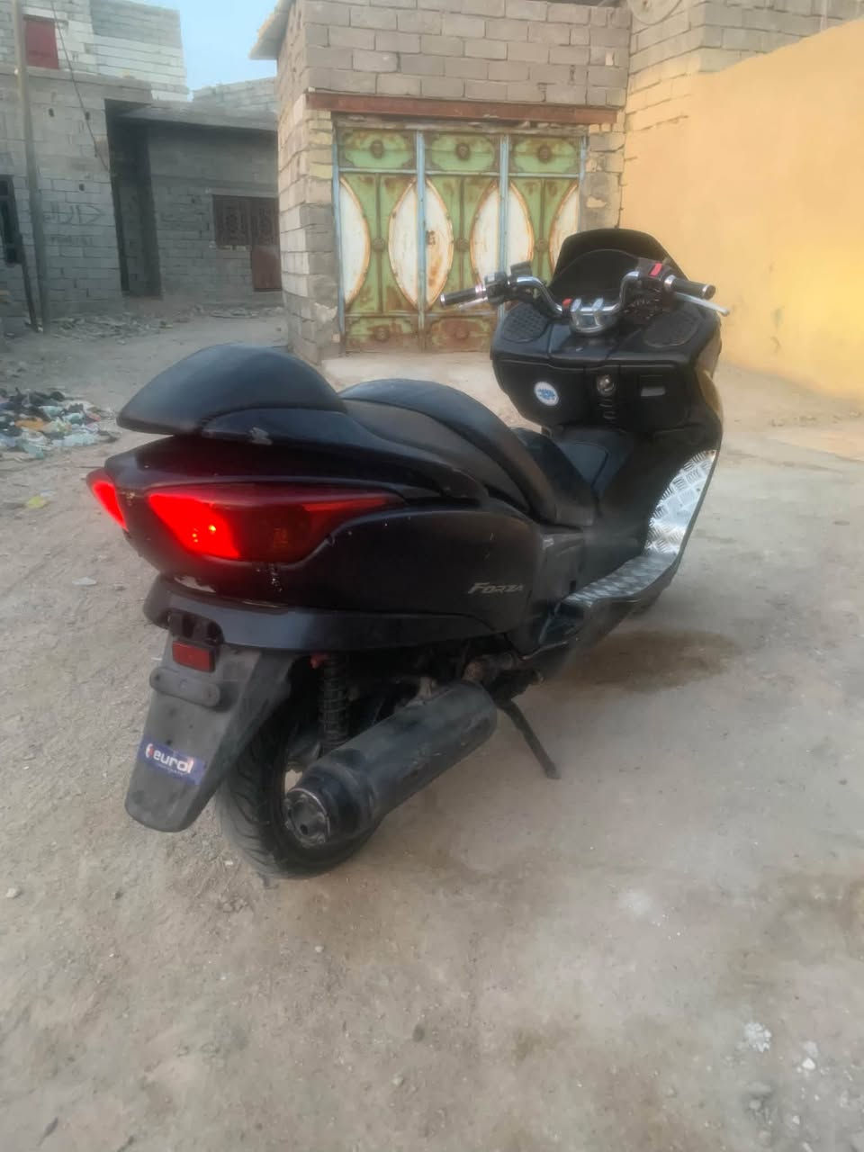 فورزا 08 MF دراجه تخبل مال بيت كلشي شغال بيها شغل وطلع ما تعبك ..كيج حماوه ربع شرطط. كيجات كلها شغاله ..رون 1 ونص ثابت ..نگره سلف بأي وقت ..بريكات .كلوب زنون. دبلات بحاله ممتازه ..الدراجه شغاله للاخير .. دك معدل شرط 150 .. السعر 700 وبيها مجال مكاني البصرة كرمه علي رقمي  ***********(بيها صوت كلج امامي خفيف ما يأثر ))
