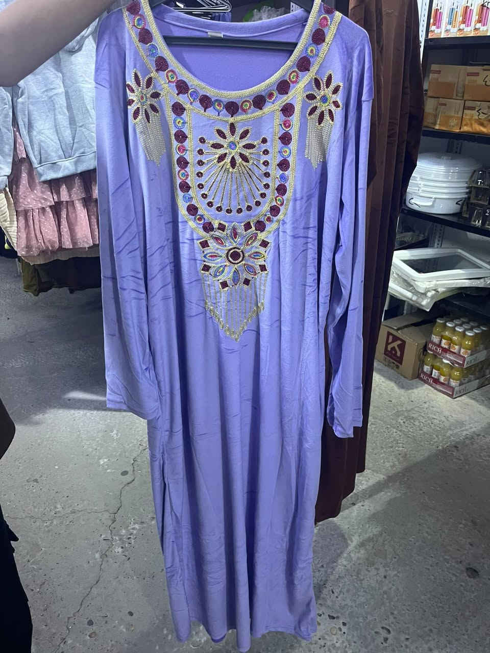 بسم الله وعلى بركة الله 
تم فتح بضاعه جديده 😍 
دشداشه قديفه نسائي 
سعر القطعه ب١٠
كل اربع قطع ب٣٠ 
العنوان فلوجه حي الضباط شارع المستشفى مجاور دكتوره محاسن اسم المحل مجمع الأخوين للتبضع المنزلي متواجدين لساعه ١٢ليلا

