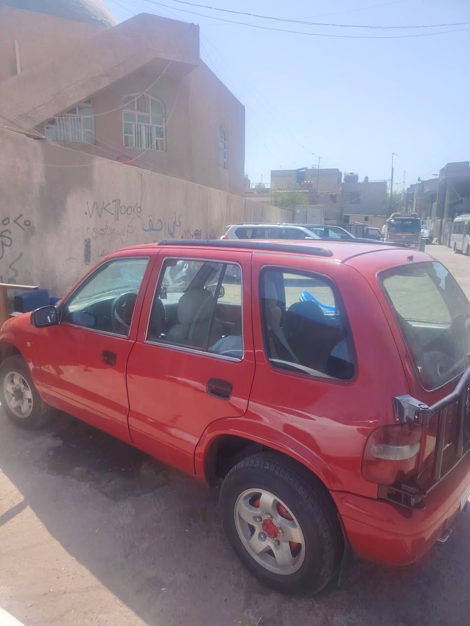 سيارة سبورتچ موديل 2000 بأسمي محرك ياباني 4S تخم تاير مصبوغة عام للجمالية بدون أي ضرر داخلي تبريد منظومة كاملة بس نقص غاز خلينه بيها غاز بعد عشرة أيام تنقص للتفاصيل أكثر اتصل على رقم صاحب السيارة *********** السيارة مكانها بغداد
