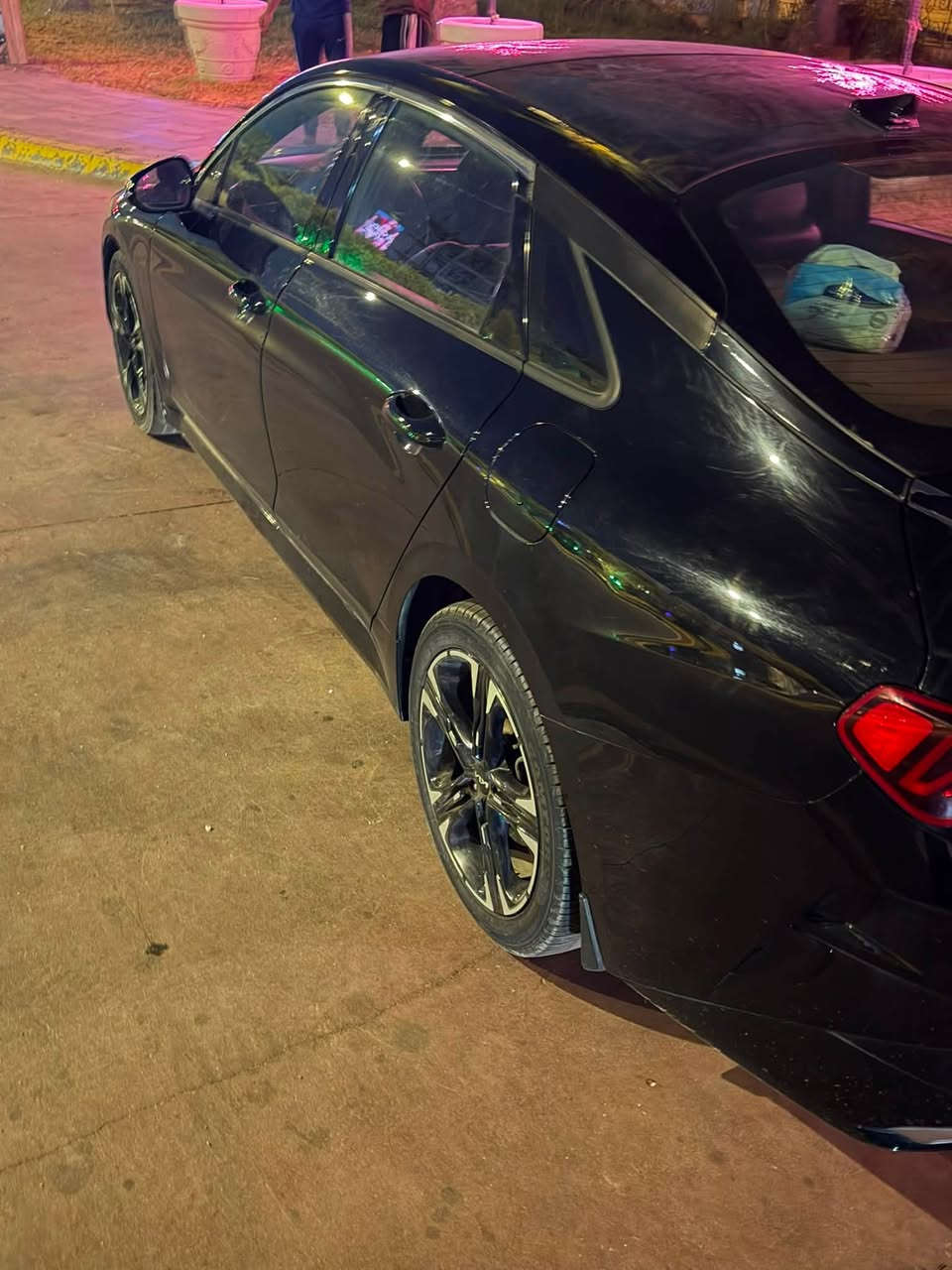السلام عليكم 

🚘 للبيع Kia K5 GT-Line موديل2022

📍 رقم أربيل تحويل ثاني يوم

📍 المكان: بغداد 

✅ بدون دواخل

✅ حادثه جاملغ وبنيد حادث بسيط وحاط الصور مالته
والبنيد بيها اثر بقه شغل دبي مثل ما موضح بلصور 

🎨 اللون: أسود

🔥 محرك 1600 تيربو

🌟 المواصفات:

• داخلية اسود جلد مختم GTكامل رياضي بلاد

• كشنات جلد + تدفئة

• ستيرن تدفئة

.  بانوراما

• تشغيل عن بعد

• بصمة + هاند بريك بصمة

• شحن هاتف لاسلكي

• قيادة ذاتية على الخطوط السريعة

• مثبت سرعة / ماشيه 82 mi

• AUTO HOLD

• أوتو بريك

• كير أوتو + عادي

🛡️ أنظمة الأمان:

• ABS

• مانع انزلاق

• حساسات إطارات

• رادار أمامي وجانبي

• مراقبة النقطة العمياء

• رادار الخطوط البيضاء

• توقف ذاتي عند الرجوع

💡 الإضافات:

• لايتات 4 عدسات

• LED + زينون

• بك لايت LED

• مصابيح ضباب LED

• كامرة دوارة

• شاشة + شاشة أعطال

• نظام ملاحة (خريطة)

• Apple CarPlay / Android Auto لاسلكي

• بلوتوث + AUX + USB

• فول تحكم ستيرن

• أشاير بالمرايا

• مقعد كهربائي

• ويلكم لايت رياضي

• أنظمة قيادة: Eco / Sport / Smart / Normal

وسيارة مشامه بانزين عادي ابدد كله محسن

💰 السعر :157$ دولار وبيها مجال  

📞 للاستفسار:

✅ متوفر واتساب: ***********
