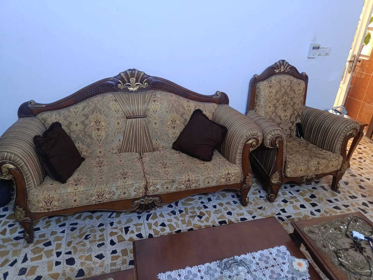 قنفات للبيع ويه طبلات ***********
