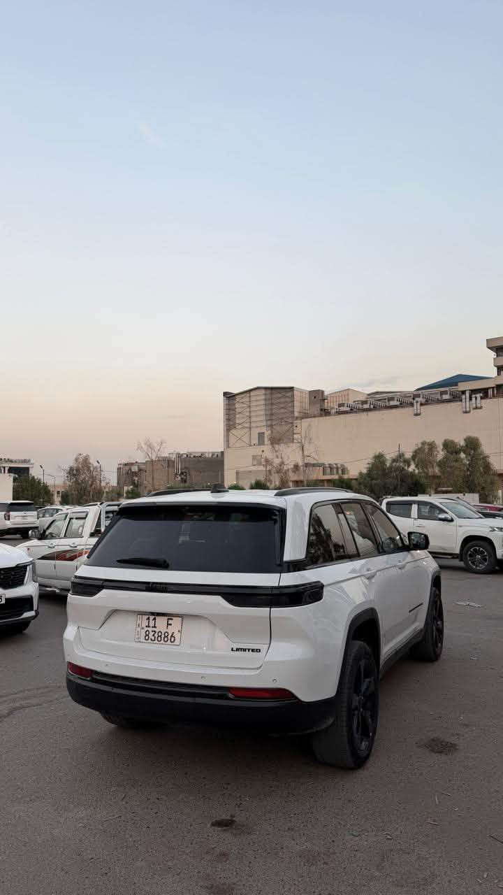 السلام عليكم
جيب 2024وارد امريكي
سيارع مواصفات لمتد بلاص
5كامرات
رادار 
كشن ميموري 
تدفئه تبريد كشنات
حساسات 360
بانوراما 
رقم بغداد بسمنه سياره 
ماشيه14
صور لحادث موجود ويه صور بدون دواخل 
سياره بيه نص الجاملغ الامامي صبغ ونص الجنطه صبغ (السياره بيه ملاحضات مرفقه مع صور)
مكان سياره بغداد العامريه
رقم ***********

