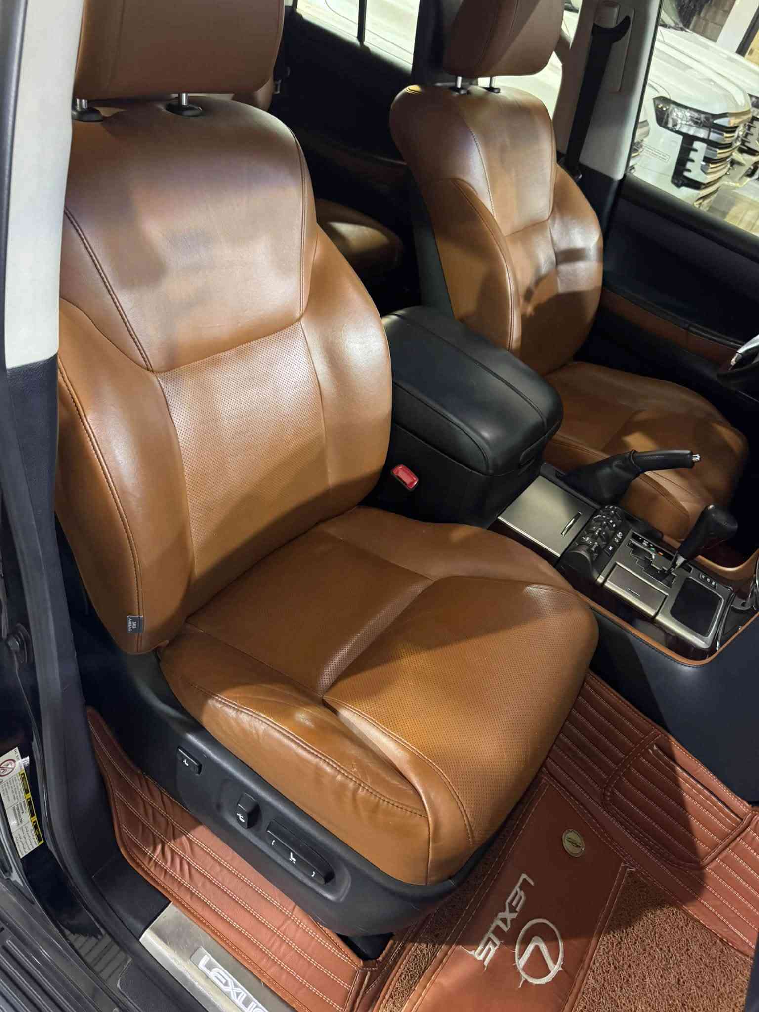 LX570  

2015   

SPORT        

BREMI

V8

5.7L

……………………………………………………………………………….

لئکزس

2015     أسود         

 

داخل    مشمشي

………………………………………………………………………………

مواصفات

معروف 

سبورت   

بريمي            

……………………………………………………………………………….

ماشیة

 

127           الالف

الالف    حقيقی    شرط

………………………………………………………………………………

مال    استغدام    شخصیة

مال   جناي

………………………………………………………………………………

2    قطعة    صبغ

جاملغ     خلفي    سکن

باب     خلفي     سکن

………………………………………………………………………………

بدون    دواخل

بدون    تبديل

……………………………………………………………………………….

السیارة        بأسمي

نفس   الیوم    الحول    بأسمك

رقم     جدیدة

سنویة    جدیدة

……………………………………………………………………………….

مکان          اربيل

معرض       جوهر

……………………………………………………………………………….

    
420                         وەرەقە
  

  

……………………………………………………………………………….

***********

(     واتس     اب       بي      )
