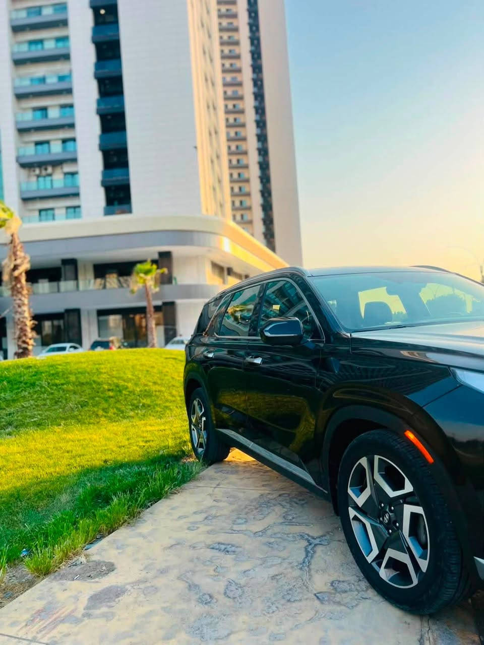 🚘 هونداي باليسايد موديل 2024 – أعلى مواصفات 🔥
موصفات السيارة:
🔹 محرك V6 سعه 3.8 لتر GDI
🔹 قوة 291 حصان 💪
🔹 القير اوتماتيك 8 سرعات
🔹 دفع رباعي HTRAC AWD
🔹 عدد المقاعد 7 راكب VIP
🔹 قطعه واحد صبغ بدون دواخل بدون اريباك

المواصفات والتجهيزات:
⭐ فئة Calligraphy أعلى فئة
📺 شاشه وسطيه كبيرة 12.3 انج
📊 شاشة عدادات رقمية 12.3 انج
🔑 تشغيل بصمة ودخول ذكي
🪟 عرض معلومات على Head_Up Display الزجاج الامامي
📱 تشغيل عن بعد
🖤 مقاعد جلد فاخر اسود VIP
⚡ مقاعد امامية كهربائية
❄️🔥 تبريد وتسخين المقاعد الامامية
💺 مقعد السائق Ergo Motion
👑 مقاعد الصف الثاني VIP كابتن

✨ السيارة نضيفه جداً مابيها نقص جهازه مجهزه من كل شيء فقط بوند صبغ باقي سيارة كفاله عامه سبير سيارة للان ما نازل الشارع سنوية وهزه جديد

بدون دواخل بدون اريباك 

📋 وهذا رقم الشاصي حادث سيارة مثل ما موضح فقط بوند صبغ:
KM8R5DGE4RU695621

🛣️ المسافة المقطوعة: 46693.Km

📍 الموقع: اربيل
📲 للتواصل ومعرفة سعر السيارة:
واتساب: ***********

🚘 هیوندای پەلێساید مۆدێلی 2024 – بەرزترین تایبەتمەندی 🔥

تایبەتمەندییەکانی ئۆتۆمبێلەکە:
🔹 بزوێنەری V6 بە قەبارەی 3.8 لیتر GDI
🔹 هێزی 291 ئەسپ 💪
🔹 گێڕی ئۆتۆماتیکی 8 خێرایی
🔹 جوڵەی 4 چەرخ HTRAC AWD
🔹 7 شوێن دانیشتن VIP
🔹 تەنها یەک پارچە بۆیە کراوە، بەبێ هیچ دەستکارییەک لە ناوەوە و بەبێ Airbag

تایبەتمەندی و ئامێرەکان:
⭐ جۆری Calligraphy، بەرزترین پۆل
📺 شاشەی ناوەندی گەورەی 12.3 ئینچ
📊 شاشەی دیجیتاڵی کیلۆمەتەر و زانیارییەکان 12.3 ئینچ
🔑 دەستپێکردن بە بصمەت و چوونەژوورەوەی زیرەک
🪟 پیشاندانی زانیاری لەسەر شیشەی پێشەوە Head-Up Display
📱 دەستپێکردنی ئۆتۆمبێل بە دوورەوە
🖤 کورسییەکانی پشتوه نازدار بە ڕەنگی ڕەش VIP
⚡ کورسییەکانی پێشەوە کارەبایی
❄️🔥 ساردکردنەوە و گەرمکردنی کورسییەکانی پێشەوە
💺 کورسیی شۆفێر Ergo Motion
👑 کورسییەکانی ڕیزی دووەم VIP Captain

✨ ئۆتۆمبێلەکە زۆر پاک و خاوێنە، هیچ کەم و کوڕییەکی نییە و بە تەواوی ئامادە و تەجهیزکراوە. تەنها یەک پارچە بۆیە کراوە، بەڵام ناوەوەی ئۆتۆمبێلەکە بە تەواوی بێ کێشەیە. ئۆتۆمبێلەکە هێشتا لە شەقام نەچووە و ساڵانەی نوێیە.

📋 ژمارەی شاسیی ئۆتۆمبێلەکە:
KM8R5DGE4RU695621

بەڵێ، ئەم بەشە بە کوردی سۆرانی بە شێوەی ڕوون:

🔹 تەنها یەک پارچە بۆیە کراوە، بەبێ دەستکاری ناوەوە و بەبێ Airbag

🛣️ مەودای بڕیوە: 46,693 Km

📍 شوێن: هەولێر
📲 بۆ پەیوەندی و زانینی نرخی ئۆتۆمبێلەکە:
واتساپ: ***********
