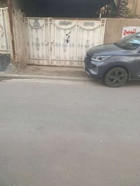حي الاساتذة الاولى • ٣٠٠م • يباع كقطعة