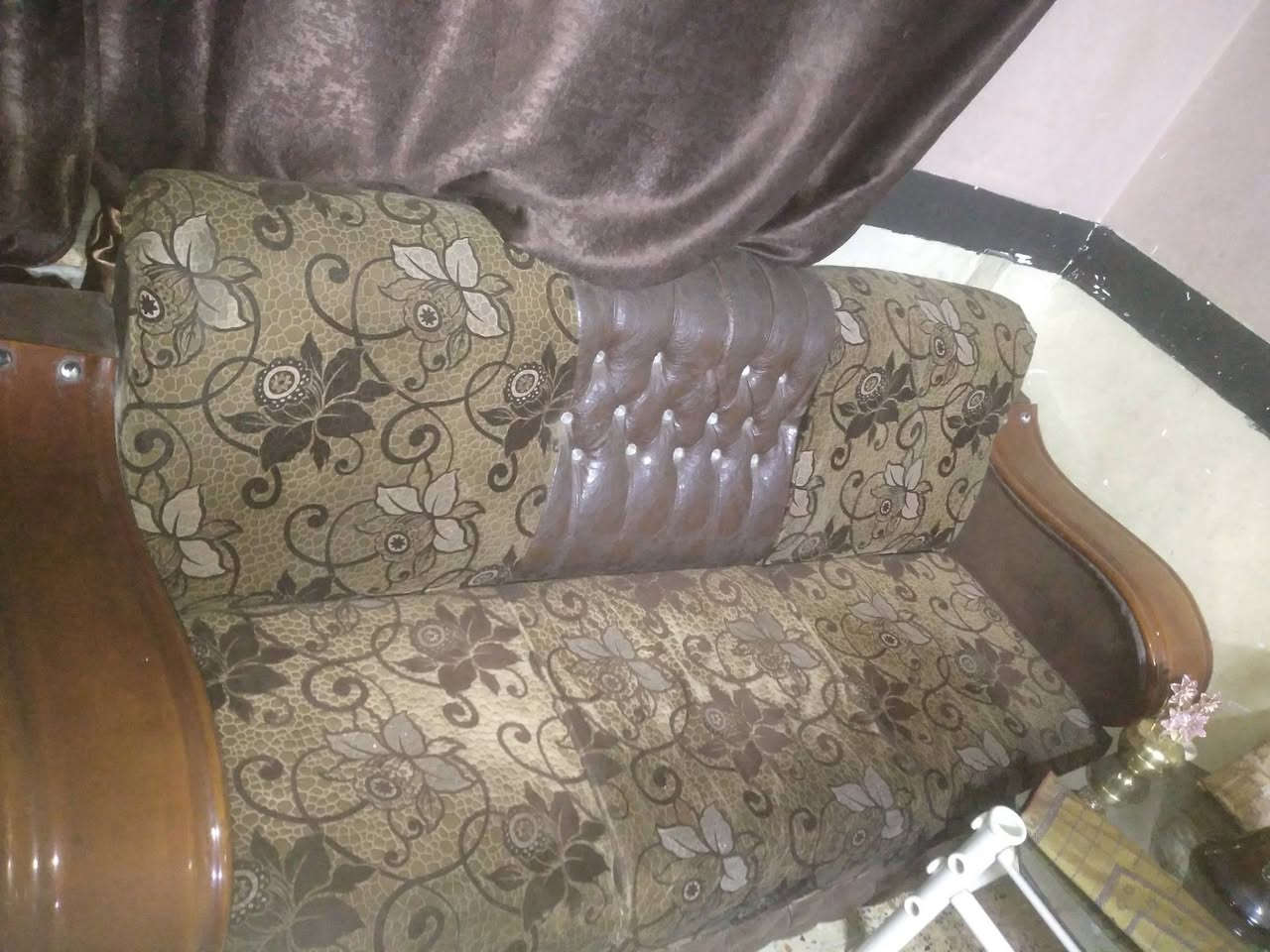 طقم كنبات • نظيف • ٢ كبار ٣ صغار