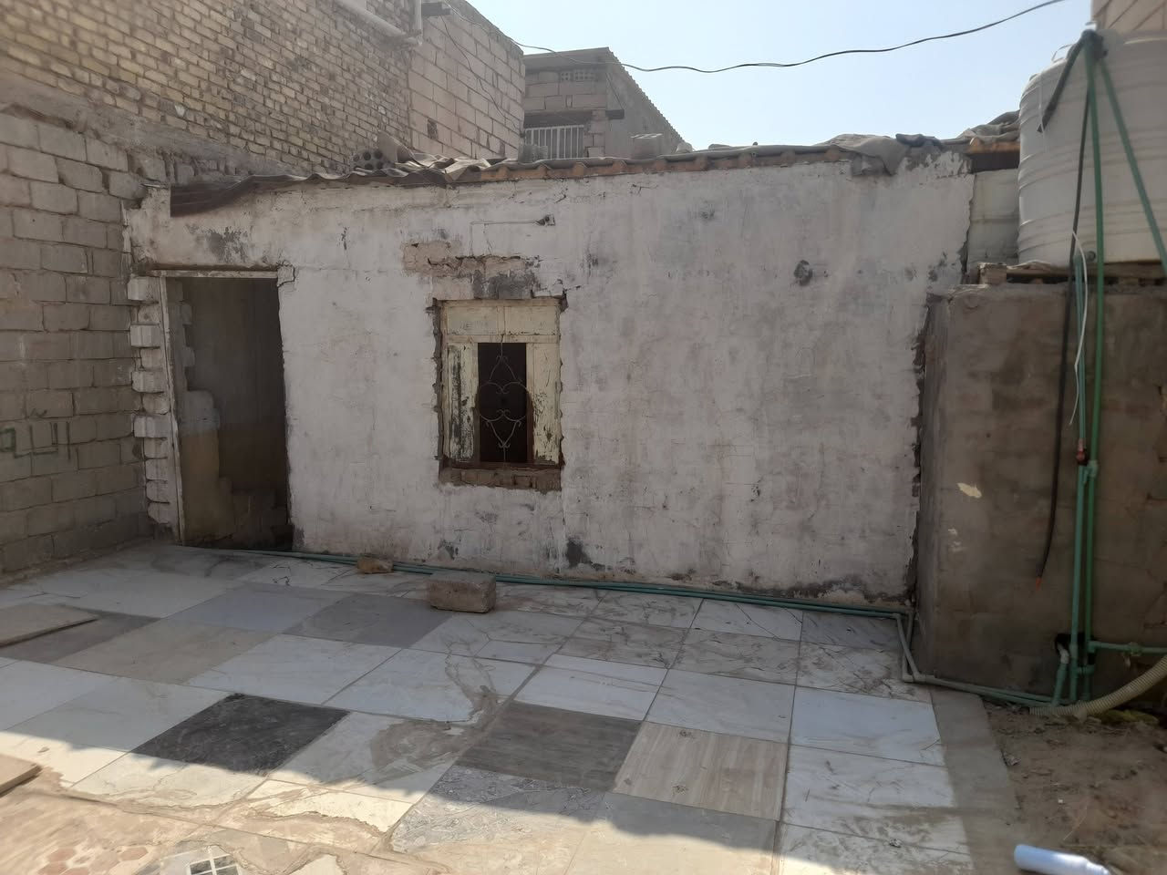 دار للبيع المساحه 100متر نضيف جاهز 

حله ابو خستاوي شارع مدرسه حمام السلام نهايته التبليط الثاني 

خدمات كامله غرفه نوم هول مطبخ طارمه مجمع صيحات داخل 

اصلاح زراعي مشمول بل تطويب ستمارة تمليك كامله 

السعر مناسب جدا بيع متوازي /8/وبي مجال 

//***********
