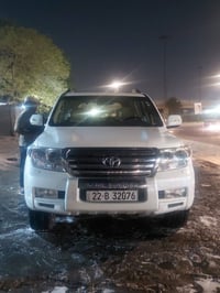 لاندكروز للبيع موديل 2010 محرك 8 سلندر  محرك 4600 السيارة كامل مواصفات...