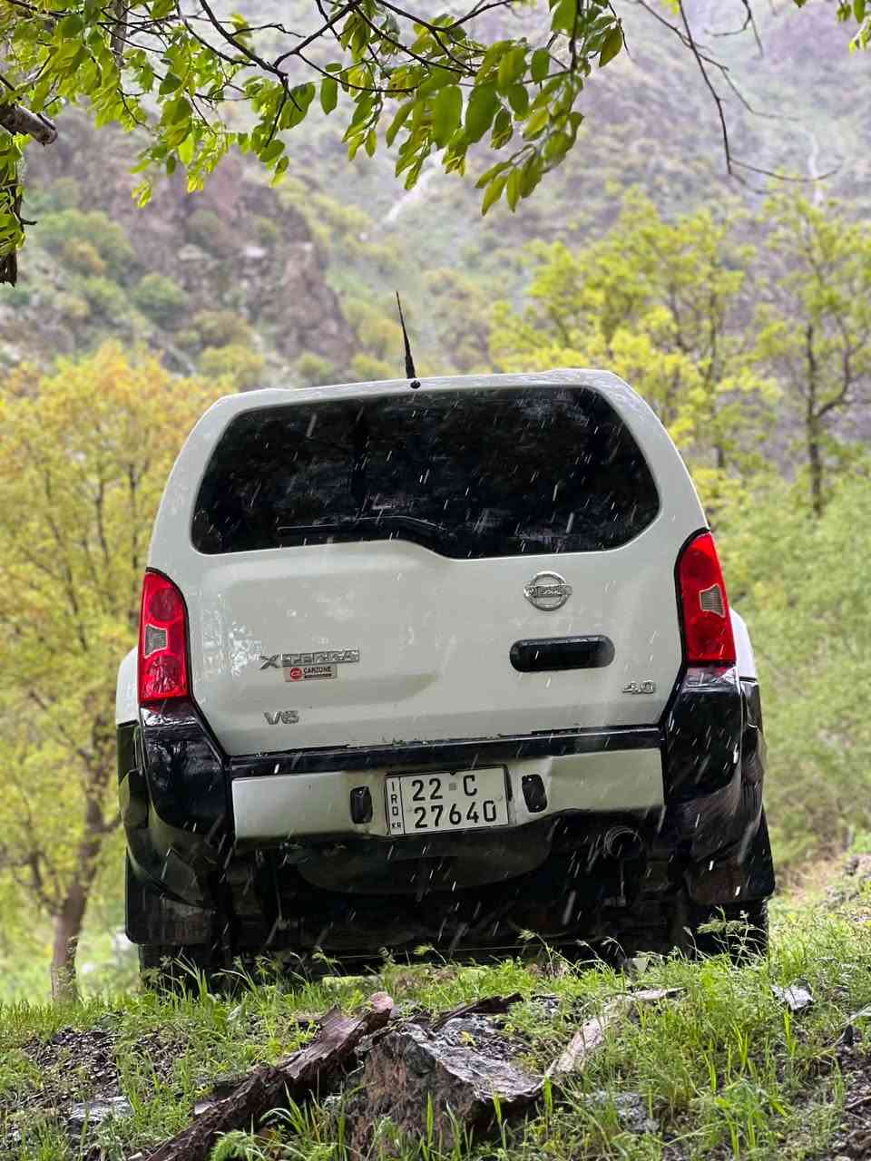 Nissan Xterra 2010 V6 
نیسان ئێکسترا ٢٠١٠ V6 
دەبڵ ئەکسل 

گێرعادی 
سیستەم غازی لۆ بەسترایە 
بێ لێدرانە و پێش و پشتی کەپسە 
تەنها دوو بستی ساردەکوتە 
سەیارەکە هیچ سبووغی نیە 
تەبرید سارد و گەرمە 
سەیارەکە زۆر خاوێن مایتەوە 
سەنەوی ٦ مانگە بەسەرچووە 
٨١٠ هەزار دینار غرامەی لەسەرە 
گێڕ و مەکینە و ئەکسلی بەشەرتە 

ڕەقەم تەلەفۆن: 
***********

شوێن سۆران سوران, أربيل
