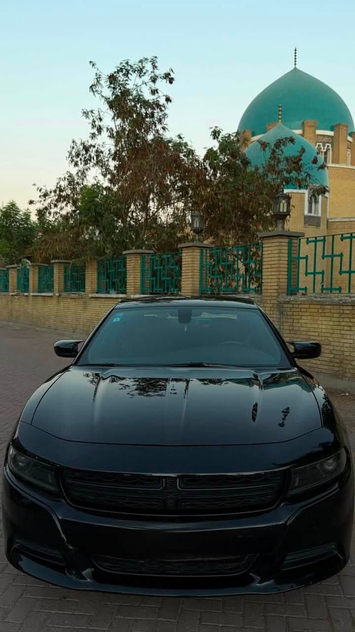 السلام عليكم وجمعة مباركة حبايب 👋🏽✅
🩶
جارجر موديل 2022 sxt
 من انظف الجارجرات الموجودات عله شرط تاخذ بيه تراي اذا بحياتك سايق جارجر بهل نظافه مرجوعه 😉❤️‍🔥
.
اللون: اسود ملكي
وارد امريكي: جنطه مصلحه نفسه وبيه بارد خفيف بلباب صور الحادث موجوده 
دفع خلفي
ماشيه:70km
السعر:225$ بيه مجال بسيط
رقم بغداد تحويل مباشر
السياره كلش نظيفه وبالحقيقه بعد احله 
للاستفسار :: ***********
