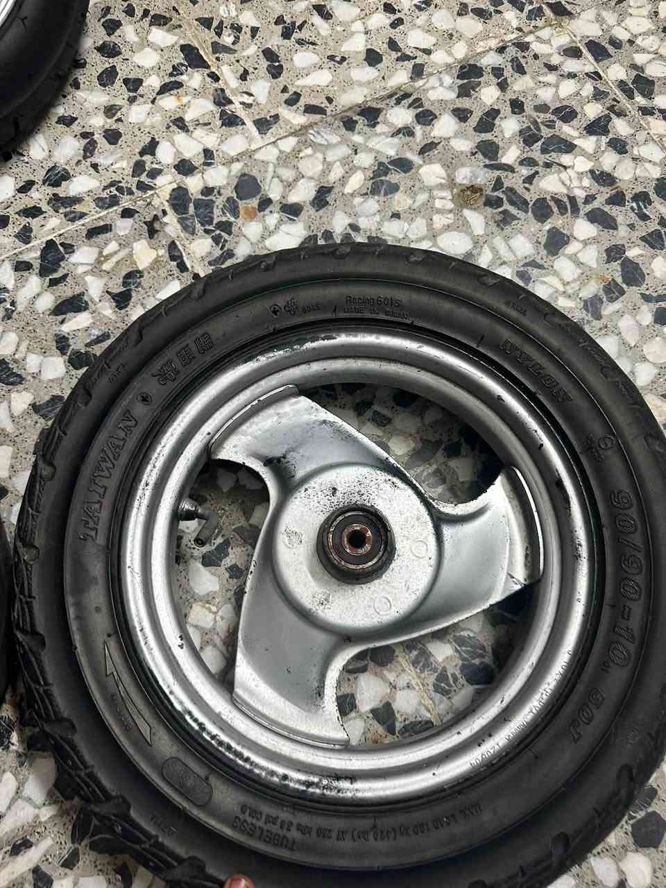 سلام عليكم عندي صالنصه صجميه العاليه جعيرر و فصله وصوت الي يعجبك قطره لحيم ما بيه وياله بلاديات نضيفات حلاوات سعر الصالنصه 35 وبيه مجال و الوياله ثنينهن ٢٥ الف وبيهن مجال مكاني بغداد جسر ديالى🎀♥️ رقم الهاتف اتصال و واتساب ***********
