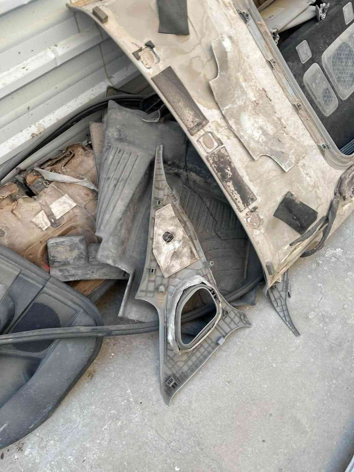 اوبتيما للبيع مديل 19 اس اكس اعلى مواصفات 
رقم بغداد تحويل بعده بلهزه 
داخله من امريكا كلين بدون حادث 
بلعراق صار بيها حرق ومن طفوها تاذه لبنيد وجاملغ و لباب ضفيره مايعه على لمكينه ولكير انه ابيع هيج كوم حديد بس سياره صبغها ما طايح دواخلها مابيهن شي انه فاتحهن و ضامهن 
مكاني بصره سراجي
*********** البصرة, العراق
