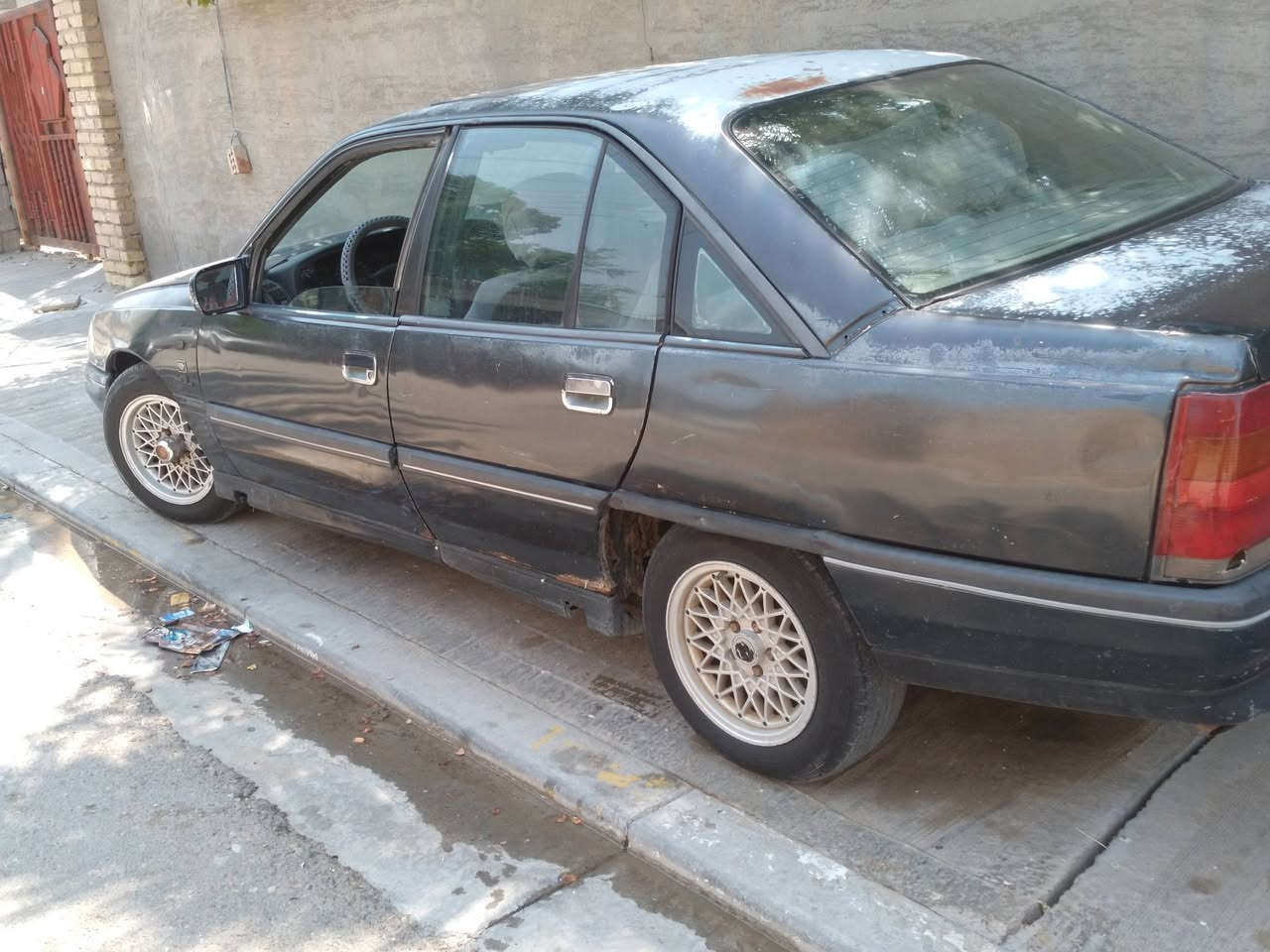 اوبل اوميكه محرك 2000 كير عادي بي صوت بل نمره الثاني السعر 20 وبيهه مجال العنوان الفلوجه  المرسله على الفيس اوالتصال ***********
