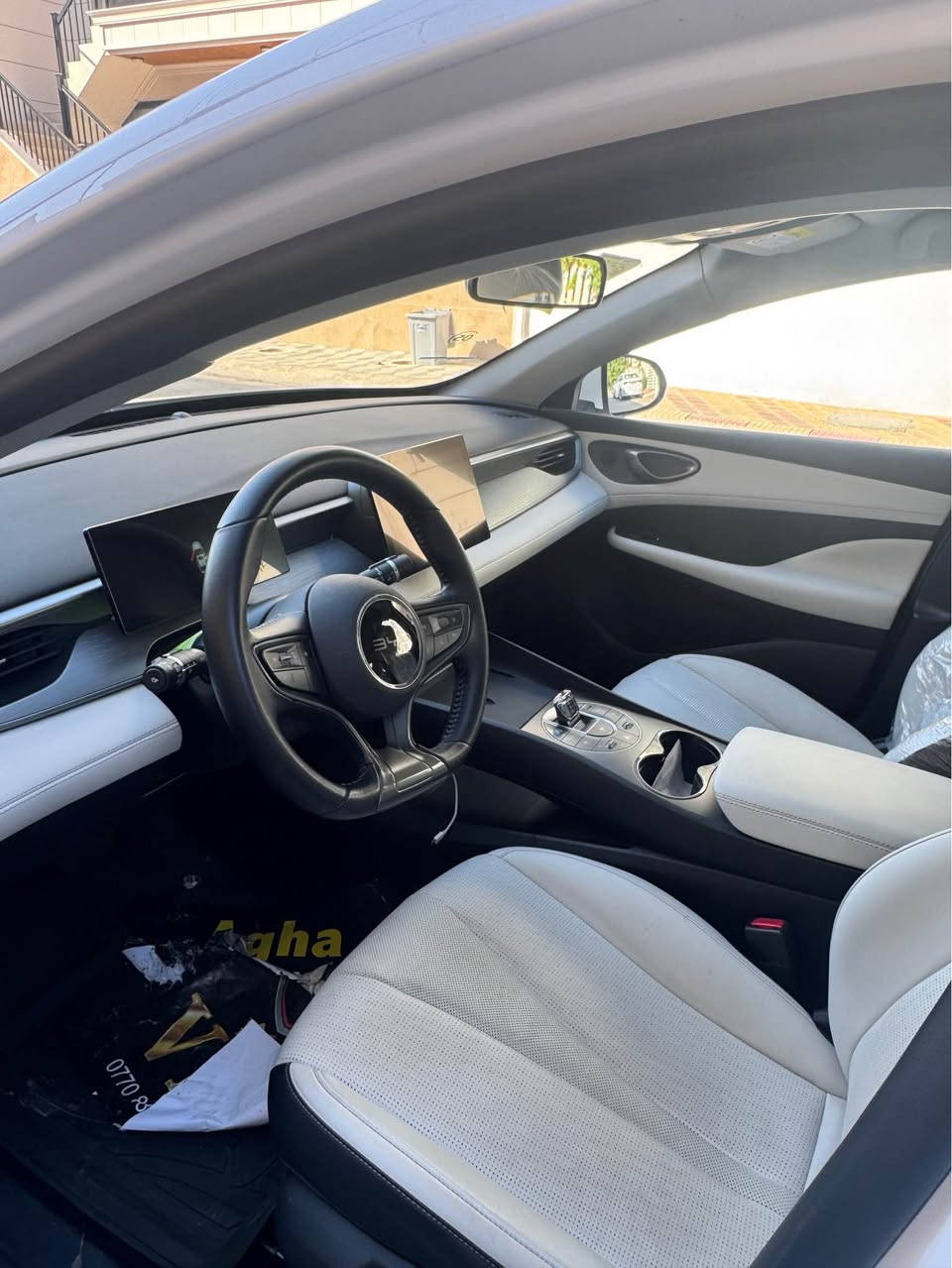Byd sel 05

بێ بۆیاخ بێ سارد بێ شوخت
١٥هەزار ڕۆشتووە رەقەم سلیمانی
*********** السليمانية, العراق
