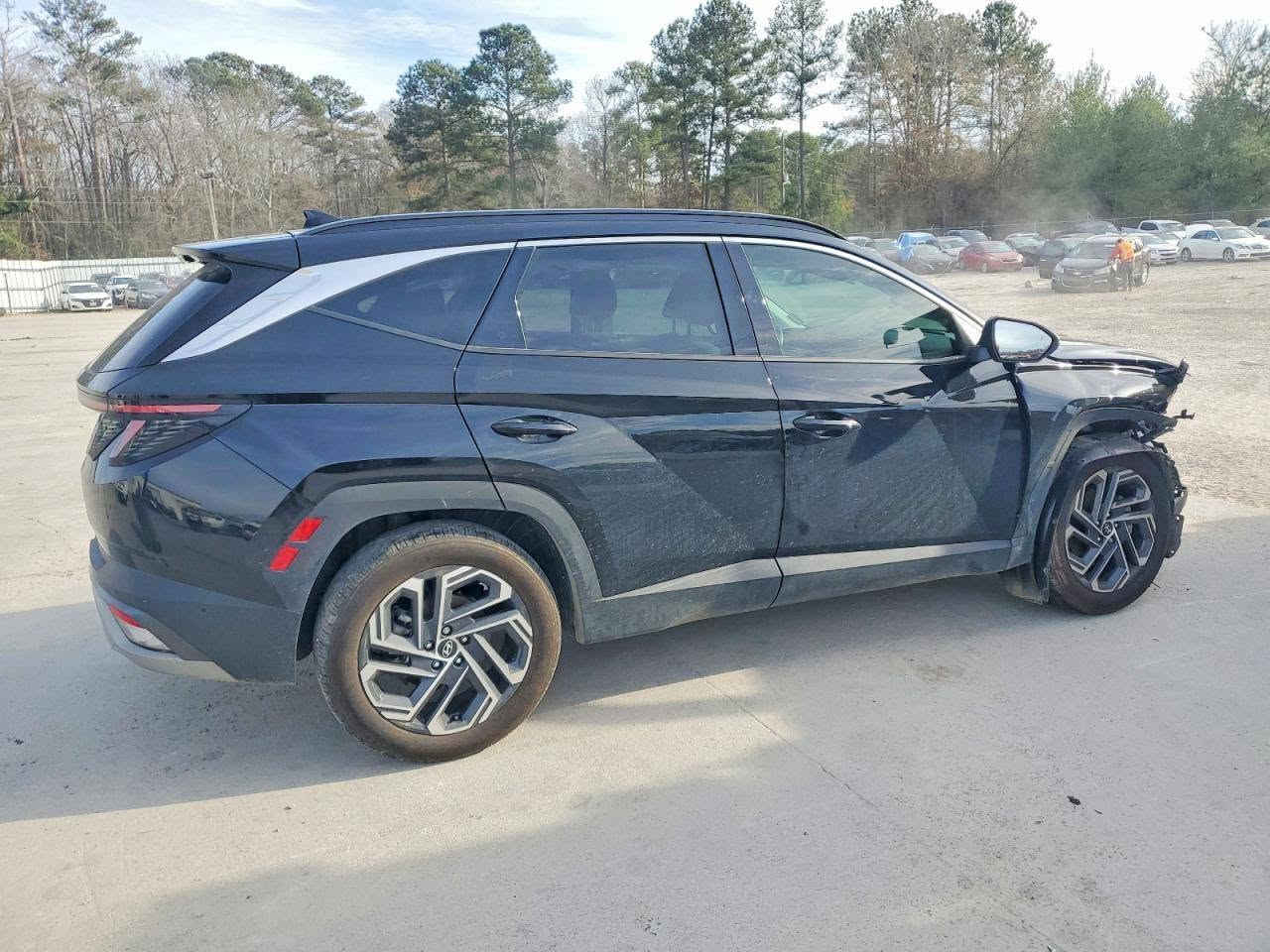 ! للبيع Hyundai Tucson Limeted2025
فوول مواصفات أعلى فئة بالتوسان بانزين.  ما يصير بيها  لآسمكرة ولآ صبغ فقط شد الغراض المكسورة...وتطبيگ باب وچاملغ.. لون بلاك أسود شذري وداخل جلد أبيض أوف وايت المرغوب ماشية ٢٣ ميل حقيقي.سيارةتشتغل وتمشي من أمريكاتباع على حالها بدون تصليح.بدون رقم..السعر192ورقة.. 
 تترقم بجميع المحافظات عدا كردستان..
السيارة معروضة بمكتب شركة الجود للمزادات الامريكية لأستيراد ألسيارات وقطع ألغيار  
...للأستفسار.العنوان بغداد حي القاهرة شارع الضباط مقابل حسينية آل الرسول تلفون أو واتساب ***********
