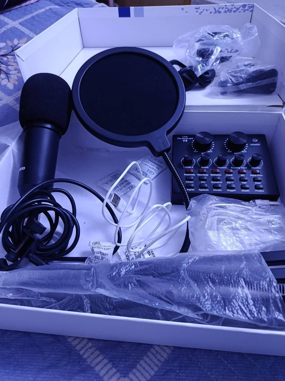*للبيع سيت مايك BM-800 مع كرت صوت V8*
*للبيع سيت مايك BM-800 مع كرت صوت V8*

جديد مفتوح من الكارتون فقط
يصلح للبثوث، التسجيلات، الأغاني

يربط على الموبايل واللابتوب والكمبيوتر

*السعر 30 ألف وبيه مجال للشراي*

المكان: الموصل

للتواصل والاستفسار: ************
