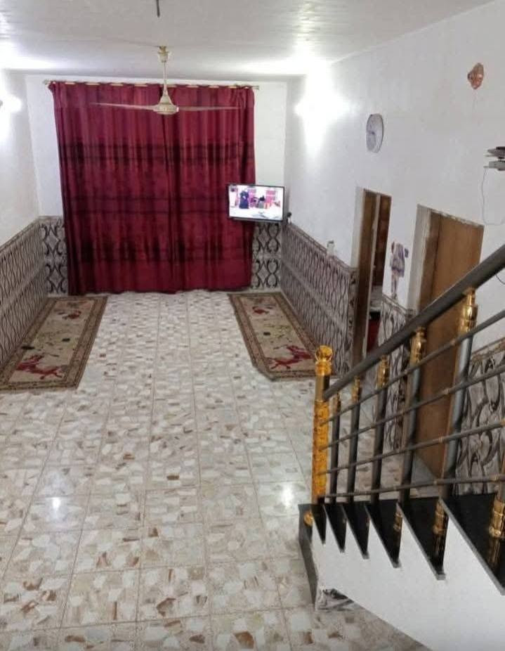 سلام عليكم عدنا بيت في العامل السياحي قريت سيد عيان البيت نضيف و حلو و البيت بي غرفتين و هول مساحه الهول 11 متر وبي استقبال و بي ترك داير البيت وبي قطعه تكدر تزرعه تبنيهه البيت حلو و نضيف سعر البيت 85 مليون ما بي مجال تكدر تتصل على هذا الرقم الستفسار             👈***********👉
