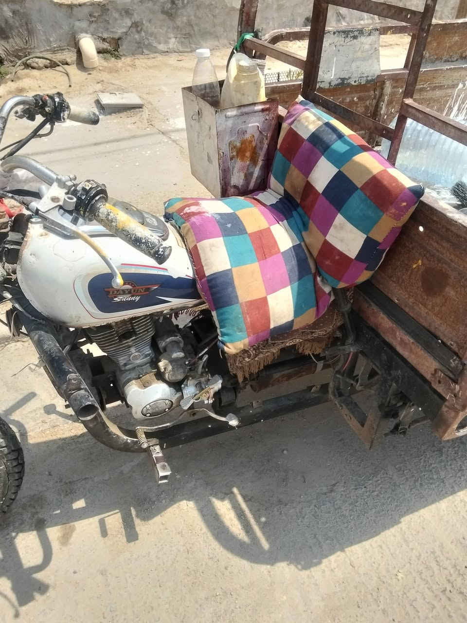 للبيع جمره اوراق اصولي محرك توني مجفته كير باتري كاردن واللعابه كله جدد والبدي معمره عوزها بس صبغ  والكهربائيات كلهن شغالات صفاحيات الجوه والفوك عندي ماشادهن السعر مليون وبيه مجال مكاني الغراف 
***********
