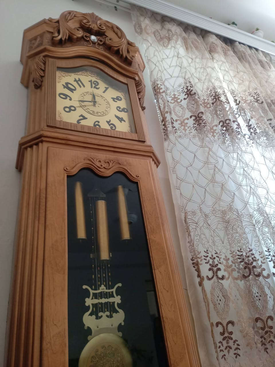 السلام عليكم اخون عندي هايه الساعه للبيع كلش نضيفه و شغاله ما مستعمله شي قليلي اليريدها يجي خاص او على الرقم ***********
