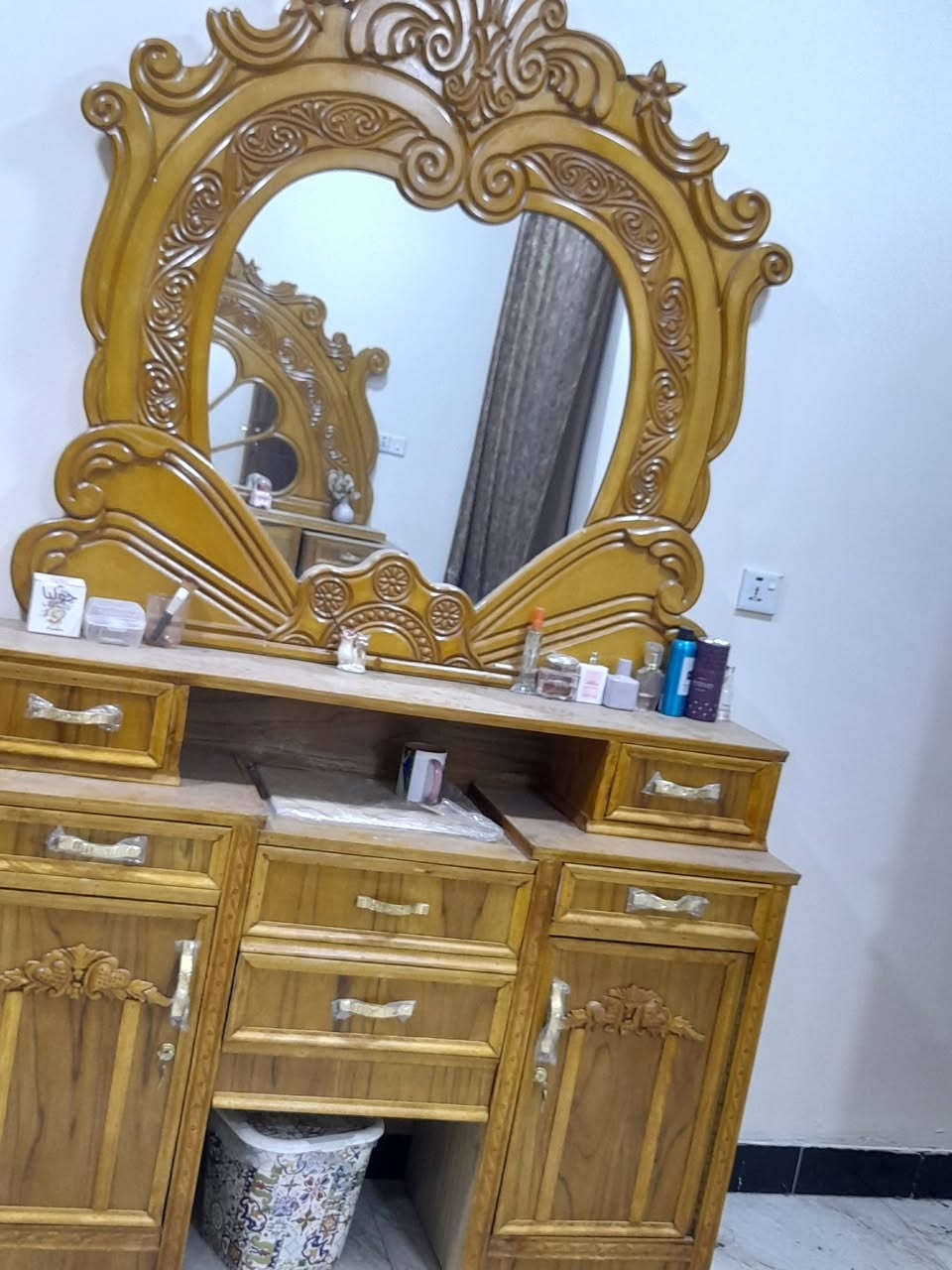 السلام عليكم غرفه اخشاب مستعمله شهر نظيفه ٩٩/١٠٠الااستفسار اتصال ***********
