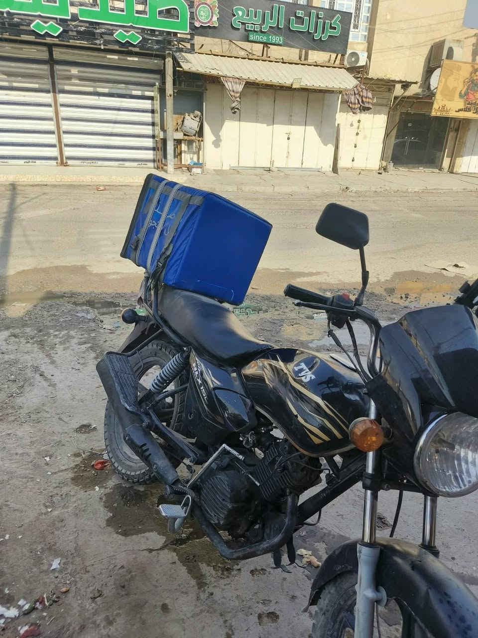 دراجه TVS5كير دراجه حلوه وناعم محركهة مجفته تجفيت بل شركه نقصهة بس الكهربائيات يرادلهن ترتيب سلف يشتغل ولهورن يشتغل بس اشاير ما اشاير ميشتغلن جديد شادهن بس ما مسويهن من وره لضفيره مكان بغداد السعر 700وبيهة مجال ***********
