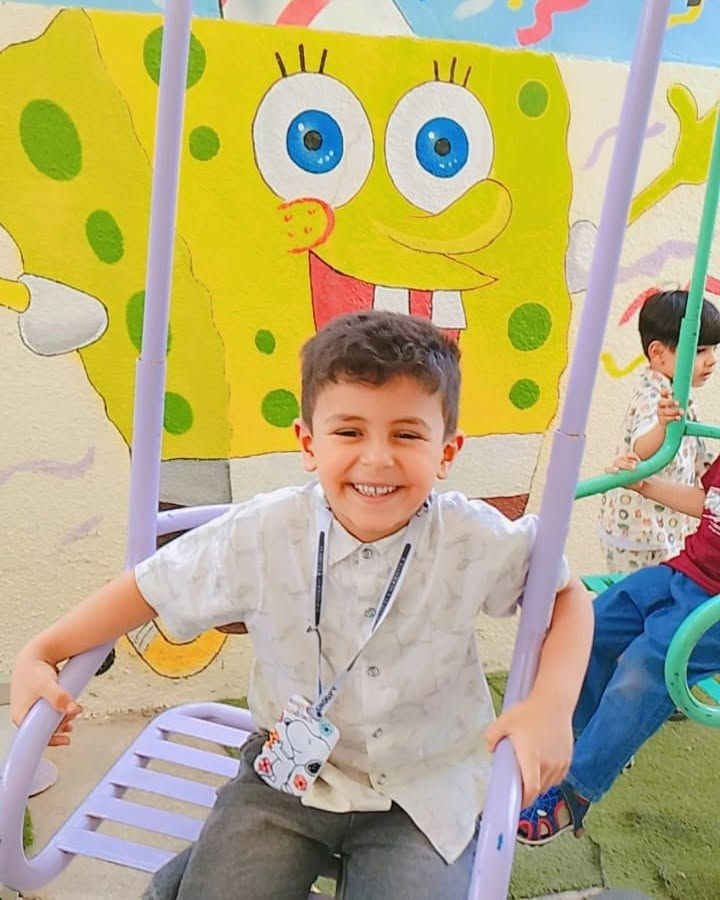 روضة جنة كربلاء الأهلية النموذجية 🌸
✨ بيئة تربوية آمنة ومحبة
📚 تعليم حديث بأسلوب ممتع ومميز
👧🏻 نهتم بطفلكم ونرعى خطواته الأولى بكل حب
🎒 الزي المدرسي مجاني
📖 تعليم رصين وبرامج تعليمية وترفيهية متنوعة
📍 كربلاء المقدسة – حي الموظفين
مقابل مجمع أطباء العيون
📞 للتسجيل والاستفسار:
***********

نص مكتوب في الصور:
- TikTok Lite
- @useradynfxz4ag
- أولياء أمور أطفالنا الأعزاء ، غدًا نلتقي في أول يوم دراسي ونستقبل أطفالنا الأحبة بحفلة ترحيبية مميزة الزي المدرسي مجانًا الكتب المنهجية متوفرة جهزوا أطفالكم ولبسوهم بشكل مرتب .. ولا تغيبوا روضة جنة كربلاء