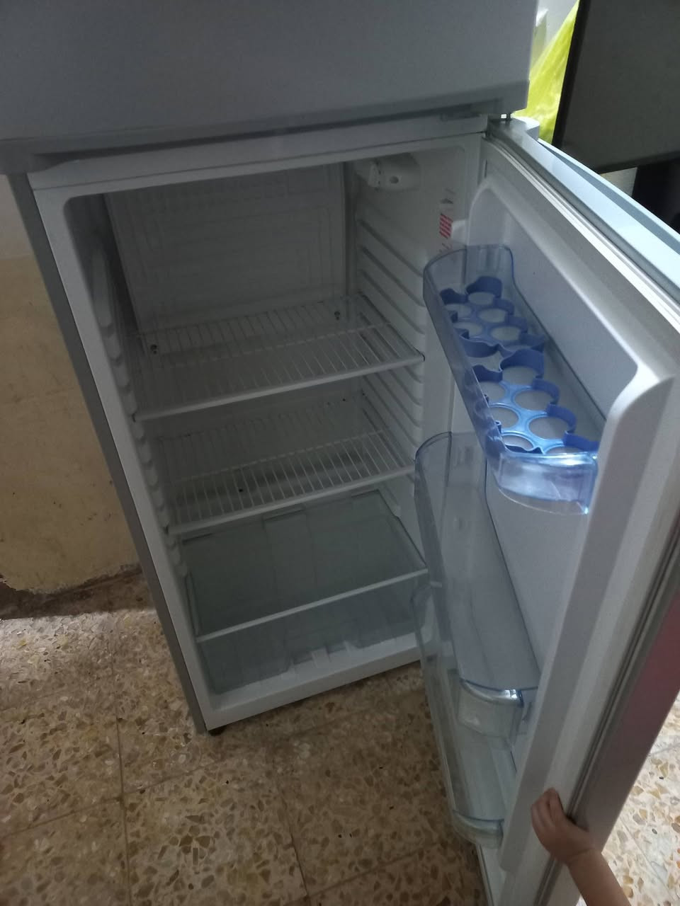 السلام عليكم ثلاجه نوال استعمال 3اشهر امبدل فقط ماطور بي ضمان سنه كامله تجميد ثلج تبريد يخبل  وجديده المكان كوفه السعر 300 /***********
