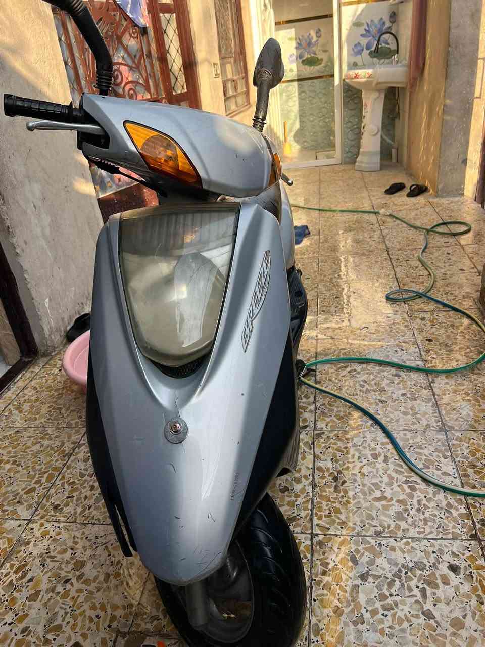 سلام عليكم دراجه بريز للبيع
دراجه حلوه مثل مشوفها بس بيها ضعف بل باتري وكابريتر تجاري  من شتريتها تجاري صارلها سنه بس بانزين ودهن والله المكينه ممفتوحه  كلشي شغل بيها شلعه معدل  دراجه حلوه السعر 450وبيها مجال 
رقم الهاتف :***********المكانً بغداد قريب ع سبع ابكار
