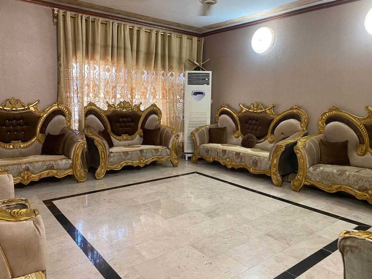 السلام عليكم تخم ونص 15 مقعد للبيع السعر 600 الف
ميز وكرسي للدراسه 80 الف
المكان بغداد الغزالية
تفاصيل للاتصال ***********
