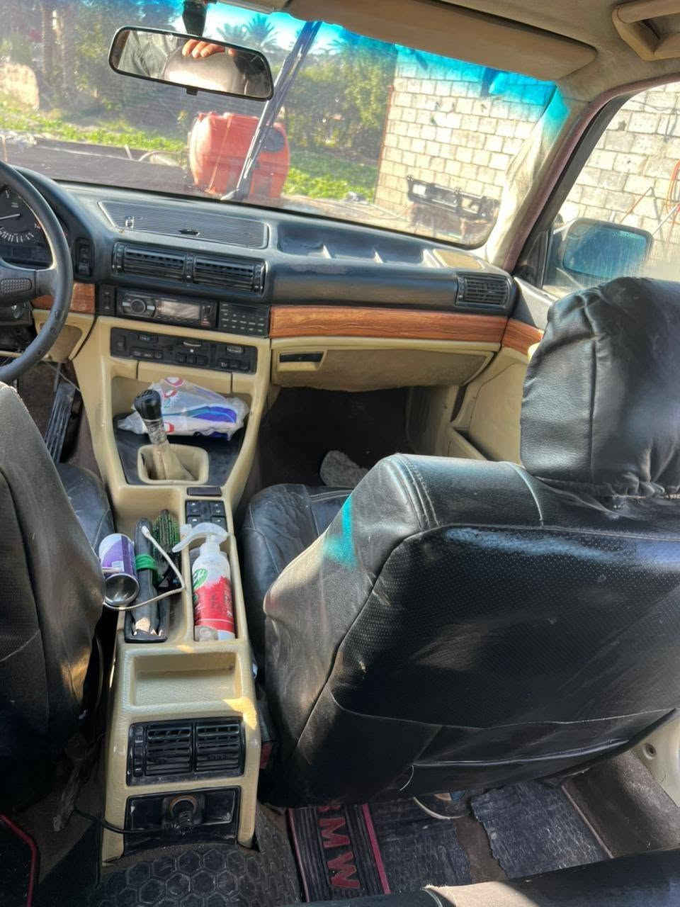 سلام عليكم للبيع بي ام سعر ٤٣ وبيها مجال قليل دبليو ٧٣٠ كير عادي رقم كربلاء بسمي تحول 
مكينه ومفتوح مو مسكر
تبريد حداديه جيده
بيه طخه بصيطه بلهلال موضحه بصوره مكان بابل ***********
سلام عليكم للبيع بي ام سعر ٤٢ وبيها مجال  دبليو ٧٣٠ كير عادي رقم كربلاء بسمي تحول
