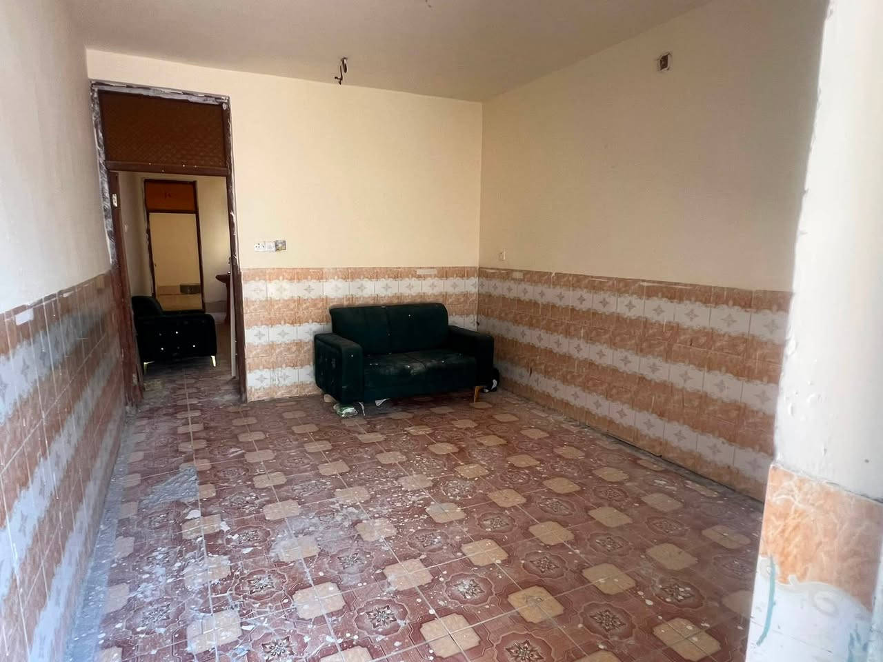 بيت للبيع بالحسينيه بغداد مساحه 75 طابو صرف بسمي ينشك نبي البيت تفاصيله بالمنشور للاستفسار م ***********
