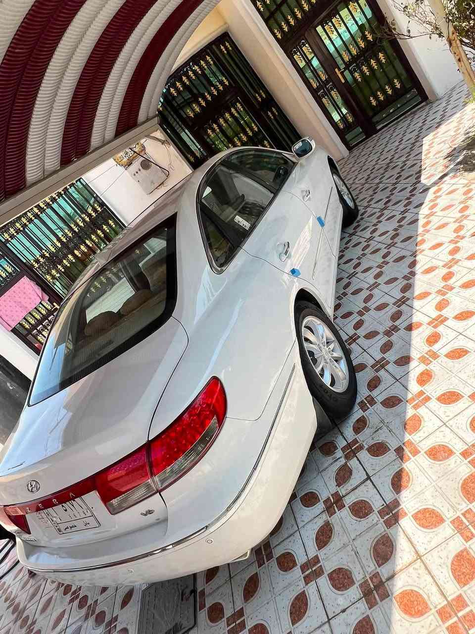 السلام عليكم ورحمة الله وبركاته
هونداي ازيرا موديل 2009 خليجي سياره جديده 

بيها صبغ جاملغ خلفي اثر شخط بدون دواخل والباقي مكفوله من الصبغ والفتح بيها باردات بسيطه 

محرك كير حاويه جدد. حجم المحرك 2700 حداديه جديده 

تبريد ثلج تدفئه تخم تاير جديد سياره كامله مابيها نقص ابد 

رقم بابل الماني مشروع وطني تحويل باي وقت 

فول مواصفات.         

فتحه 

تحكم استيرن جهتين 

تبريد بيانو 

تبريد خلفي 

حساسات  

كشنات جلد كهربائية 

مكانها بابل مركز المدينه 

السعر 88 وبيها مجال 

للاستفسار الاتصال على الرقم التالي 

‭***********‬
