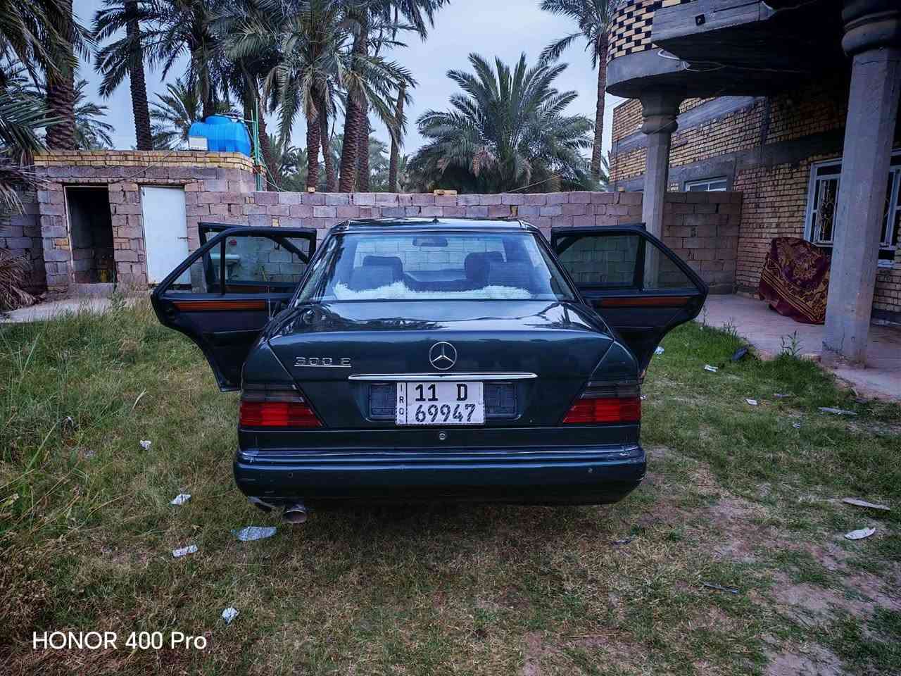 للبيع: سيارة مارسدس دب موديل (91)  محرك بطة (3000) ديلكو مكينة مكفولة وكير جديد قواعد بلادي برانكيت بلادي صبغ عام جمالية تبريد شغال تخم تاير جديد غرفة بلاد ... لون مميز زيتوني 
السيارة رقم ألماني/ بغداد مشروع وطني باسمي تحويل مباشر. السعر ٦٥ وبيه مجال. 
غير متواجد على الفيس للتواصل الإتصال بالرقم/
***********
