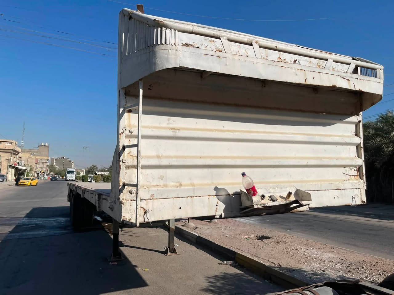 السلام عليكم عربانة طول 13و70
دناكير 16 مربع 
المكان بغداد السعر 55
***********
