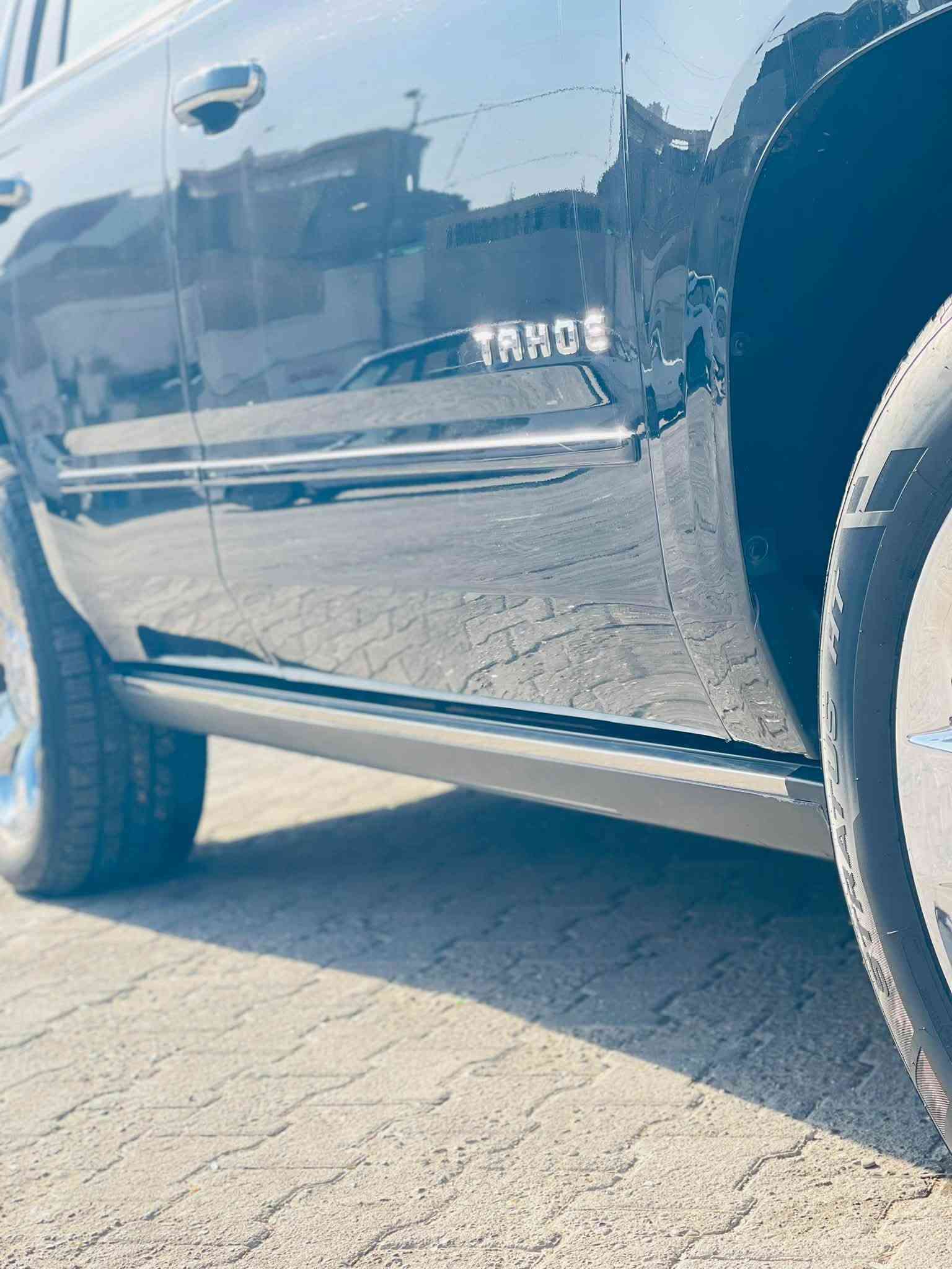 سلام عليكم سيارة تاهو لبيع بريمير دخول جديد كتاب ضابط  دوسات كهربائي فتح بل قماره كشن منفصل سيارة نضيفة حيل سيارة اي حادث ما بيه سيارة حلوه ***********عبداللة ***********ابو عبدالله

نص مكتوب في الصور:
- 694142935
- 194142935