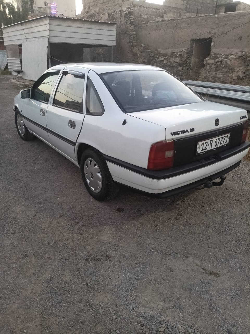 فكتره حجم16 موديل 1992
سياره نضيفا اني صاحبها الشرعي شرط تحويل 
رقم نينوئ مسطره العنوان جانب الايمن حي المامون 
السعر 44 وبيها مجال بسيط 
رقم الهاتف ***********
