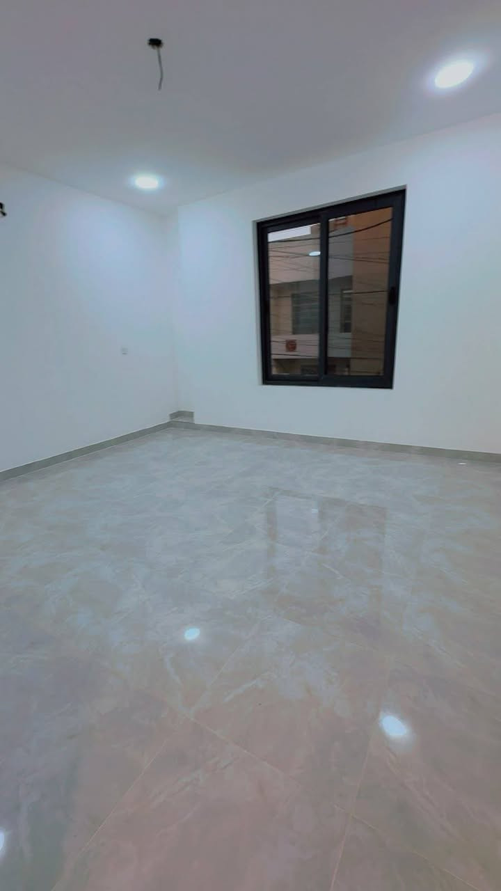 دار 50 متر للبيع
السلام عليكم 
دار 🏠 للبيع 
المساحة 50 
واجهه 5 متر 
العنوان حي الجهاد (الأمن الوطني )
يحتوي الدار 
3غرف نوم 
صحيات 2
للأستفسار 
***********  ☎️ ☎️ 
ابو جبل  للعقار 
@عقارات_بغداد ترويج_تمويل_العقار @عقارات_للبيع
