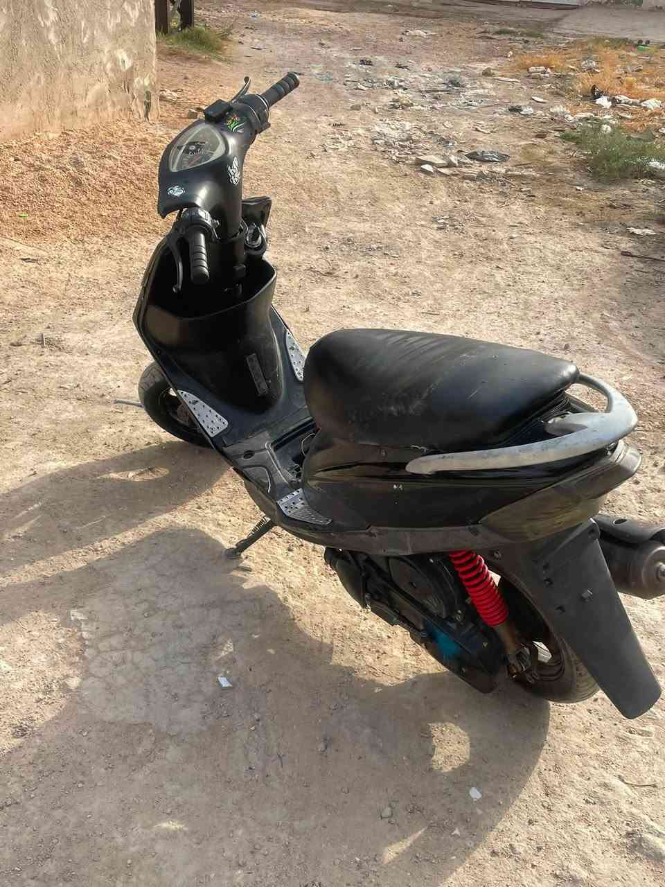 سلام عليكم ماكس عدله دراجه مكينه بلاديه شقاله  شلعه ومعدل سلف وهندر بس سلف عوزه باتري مكينه خرسه سعره350 وبيه مجال مكاني بغداد الامين ثانيه وهاذه رقمي***********
