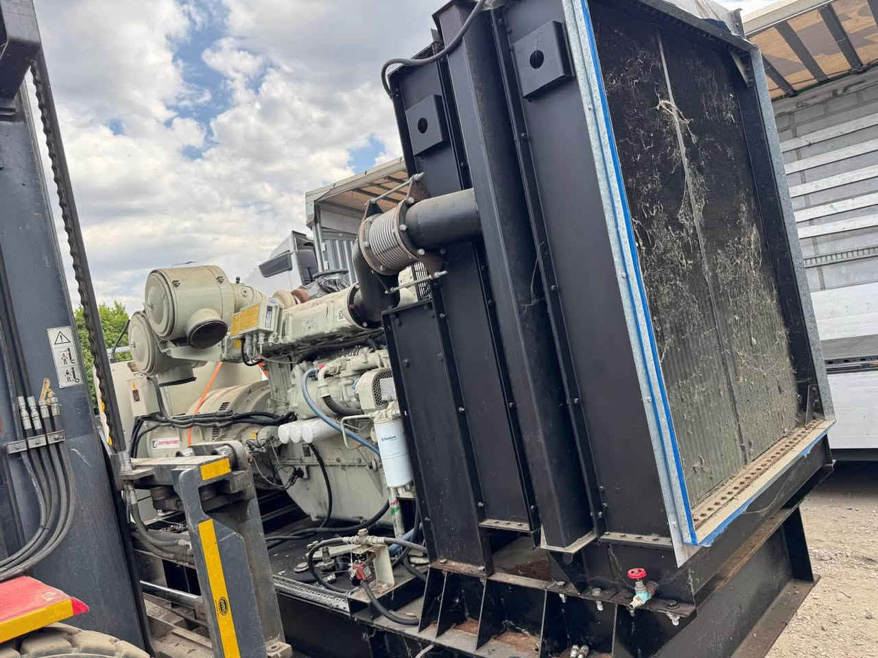 Perkins 4008
1100KVA
***********
***********
