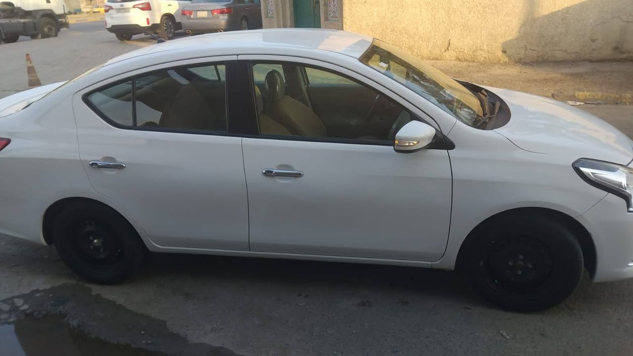 اسلام عليكم سيارة نسيان سني هندي موديل ٢٥ ماشية ٥٠الف رقم أربيل تحويل ثاني يوم بيها بارد بسيط بالجنطة وبارد بالجاملق الأمامي جهة السايق موحادث والباقي كفالة عامة من كلشي السيارة خير من الله المكان بغداد العبيدي ***********
