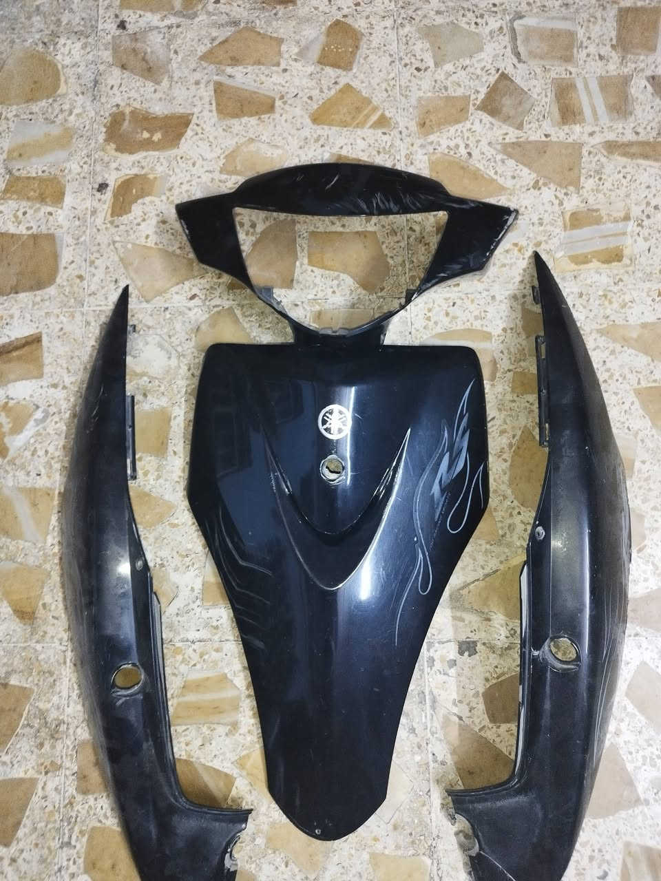 سلام عليكم كفرات ماكس عدله الاول اربع ولفات كفر كامل طبكته موس تايون مو صيني بي  ملاحظات بسيطه والثاني اصلي ياماها مال تفصيخ كامل مو تجاري اي واحد تريده سعره ٤٠ توصيل موجود مكاني بغداد غزاليه متواجد واتساب ***********
