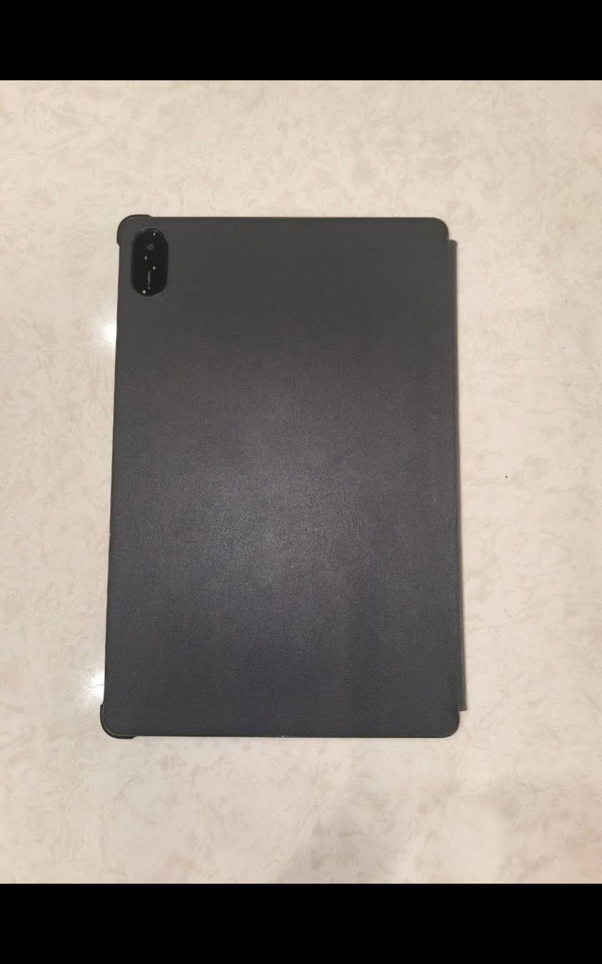 السلام عليكم
للبيع: تابلت Honor Pad X8a مستعمل بحالة ممتازة جداً ✨
جهاز ممتاز جداً للدراسة، العمل، ومتابعة الأفلام والألعاب!
المواصفات
الشاشة: كبيرة بحجم 11 بوصة بدقة FHD+ وتردد 90Hz (ألوان ممتازة وحركة سلسة للغاية).
الصوت: 4 سماعات ستيريو صوتها قوي ونقي جداً.
البطارية: ضخمة 8300 ملي أمبير تدوم معك يوم كامل من الاستخدام المتواصل بدون قلق.
المعالج: Snapdragon 680 (سريع وأداؤه ممتاز وموفر للطاقة).
النظام: يدعم جميع خدمات نظام جوجل بالكامل (Google Play).
المساحة والرام: : 64 أم 128] جيجابايت + 4 جيجا رام.
حالة الجهاز :  أخو الجديد / نظيف جداً خالي من الخدوش والعيوب /
***********
 💸السعر خاص💸
