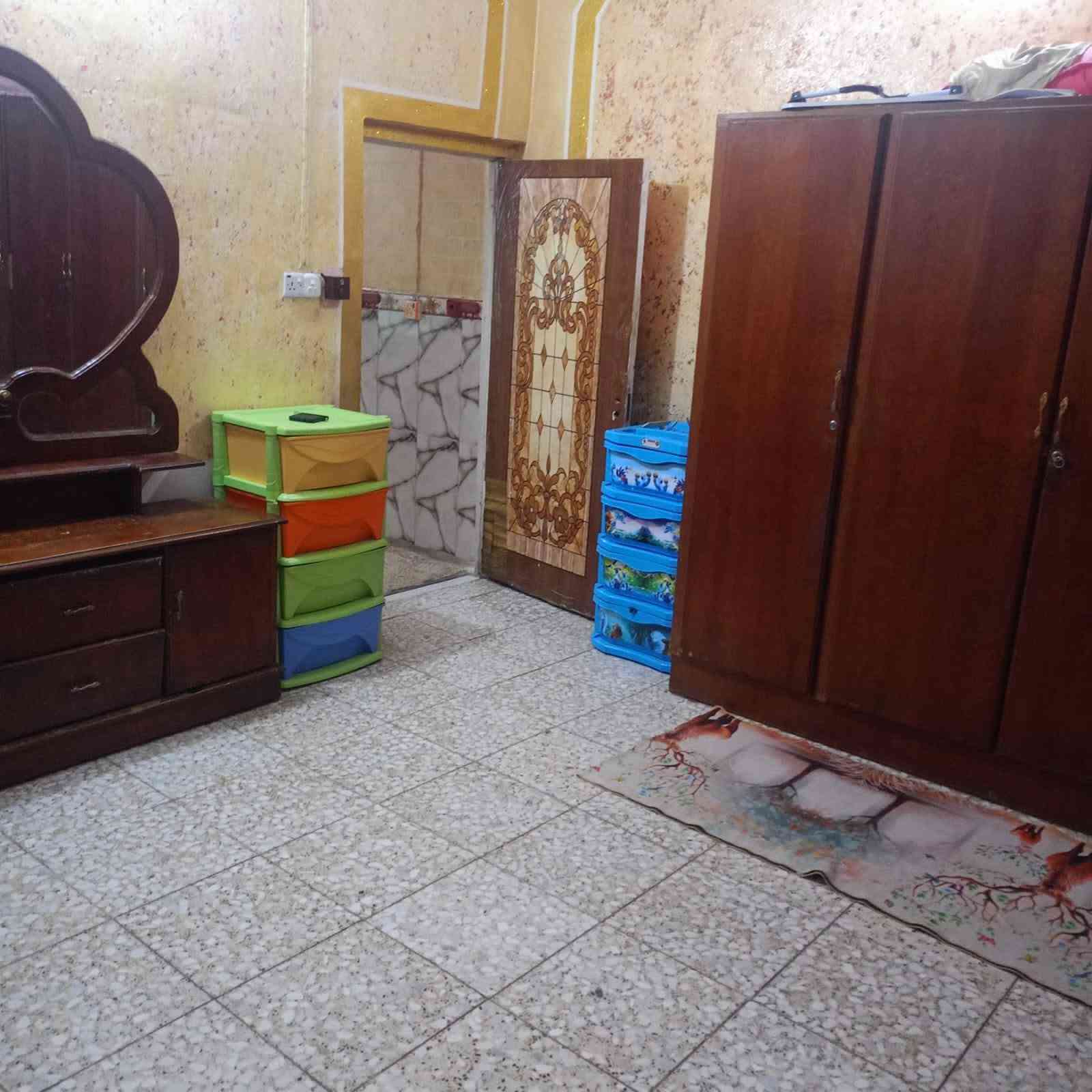 بيت للبيع مساحه 110متر  طابوه صرف  يحتوي على غرفه صاله هول مطبخ صحيات جوه فوك غرفه  بيتونه عنوان دور الري  قرب الرايه سعر 68وبي مجال  ***********
