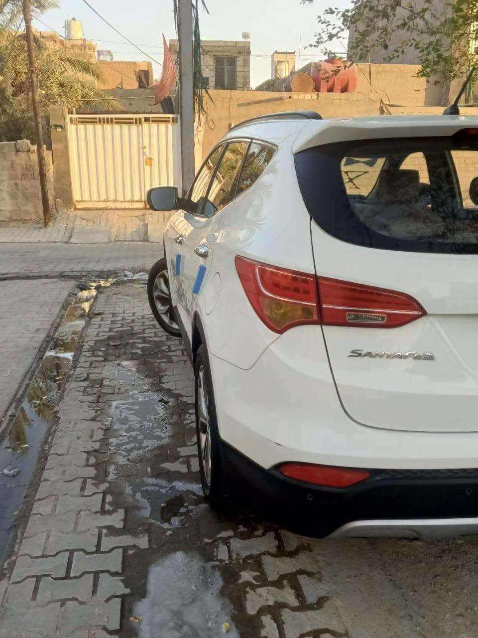 أذا لكيت ارخص منها وبنظافتها تاخذها بلاش 
العرض لمدة يوم واحد فقط مو يتغير السعر تكلي ليش 
السعر 121 ورقة فقط بسعر البلاش والله 
سنتافي وارد خليجي 2013
المواصفات. 
1. مكينة 4 سلندر اقتصادية وقوية 2400 دوش دوش 
2. سيارة عائلية 7 راكب انتبة 7 راكب 
3. كشنات 2 كهرباء مو ١ لا ٢ كهرباء 
4. أشاير ب المري. والمري شفط على الريمونت 
5. شاشة + كامرة 
6. تحكمات مقود 4 اتجاهات 
7. ايكو سستم 
8. درايف مود 
9. بانوراما على طول قمارة السيارة  
الحدادية.  جاهزة على اخر حباية 
تايرات تخم جديد 
مكينة كير. جاهزات 
تبريد ثلج 
السيارة ماشية 147 الف كيلو فقط فقط.  اكو موديلات ٢٠ ماشيات اكثر منها 
الرقم ب أسم كردي مو شركة.  وكالة ب أسم عربي يحولك ثاني يوم.  اي غرامة كانت مرورية كانت على تجديد السنوية هذني علية اي غرامة كانت اني اتحملها. 
تريد وكالة تريد تحويل.  ماكو اي مشكلة. 

هذا العرض لمدة يوم واحد فقط.  والسعر نهائي غير قابل للتفاوض.  للاستفسار.  *********** 
***********

